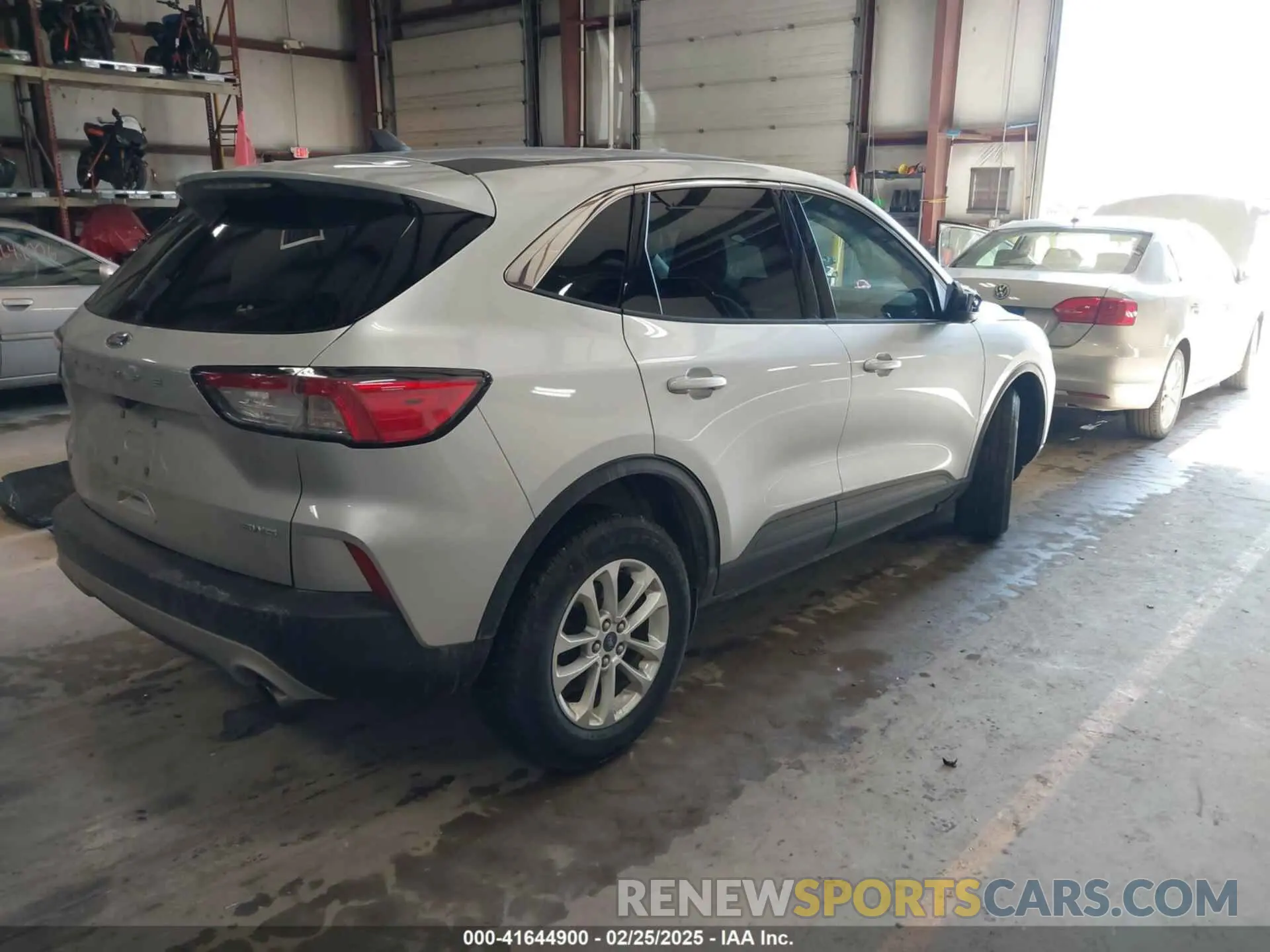 4 Photograph of a damaged car 1FMCU9G65LUC78353 FORD ESCAPE 2020
