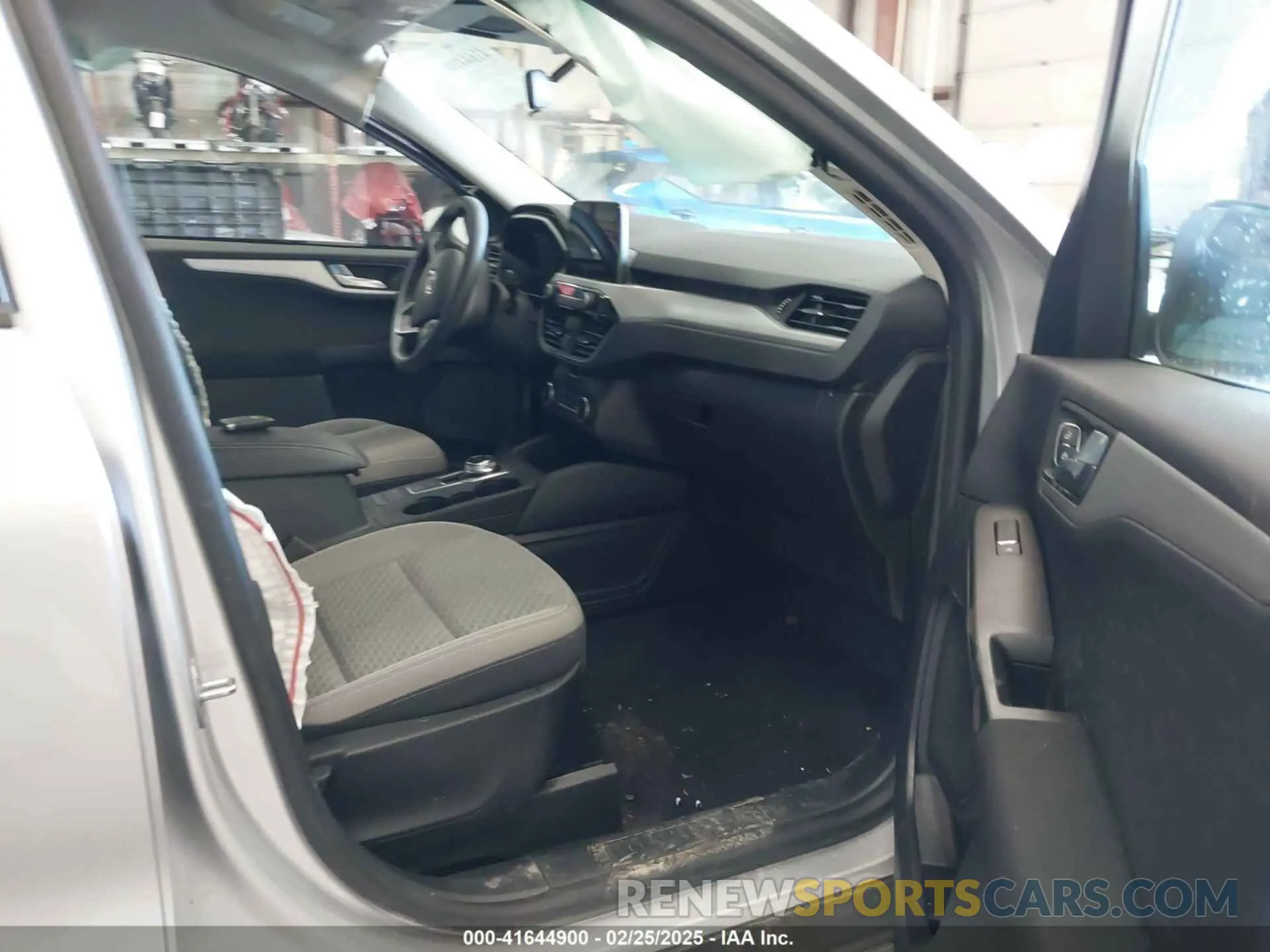5 Photograph of a damaged car 1FMCU9G65LUC78353 FORD ESCAPE 2020