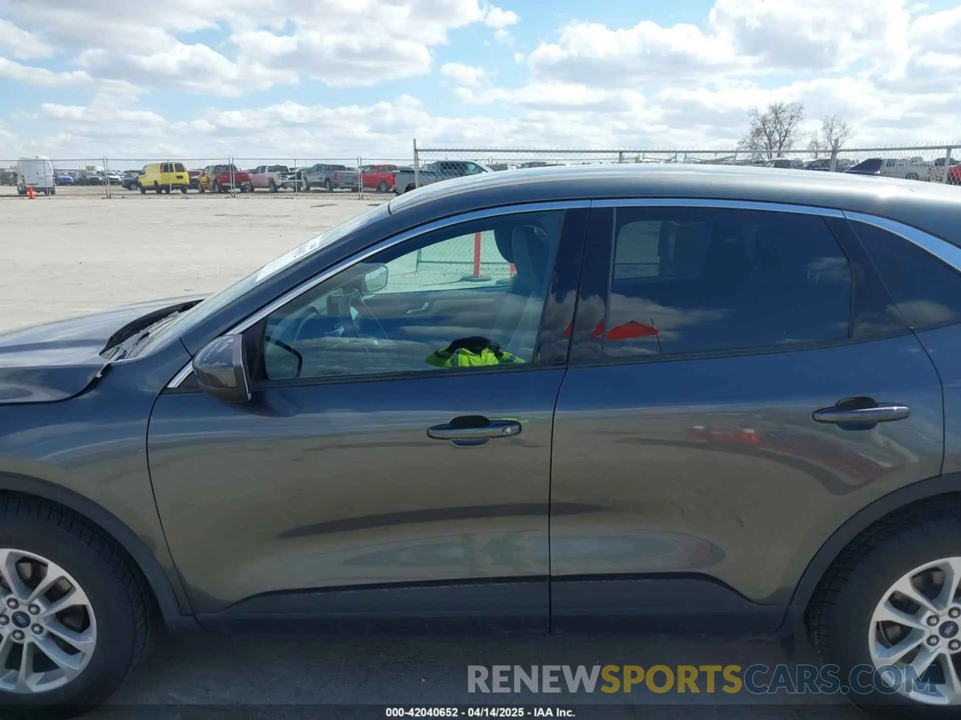15 Photograph of a damaged car 1FMCU9G66LUA77223 FORD ESCAPE 2020