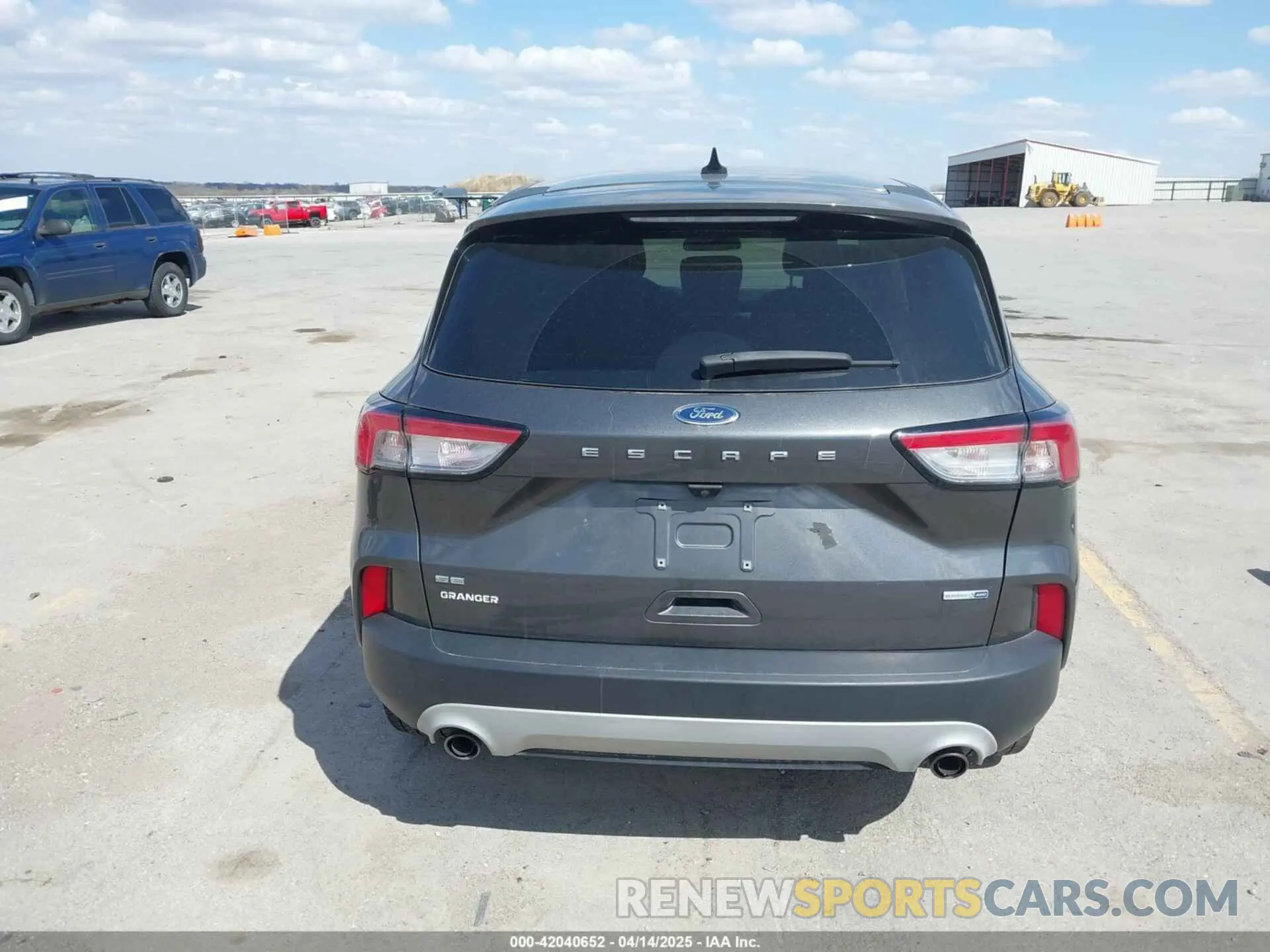 17 Photograph of a damaged car 1FMCU9G66LUA77223 FORD ESCAPE 2020