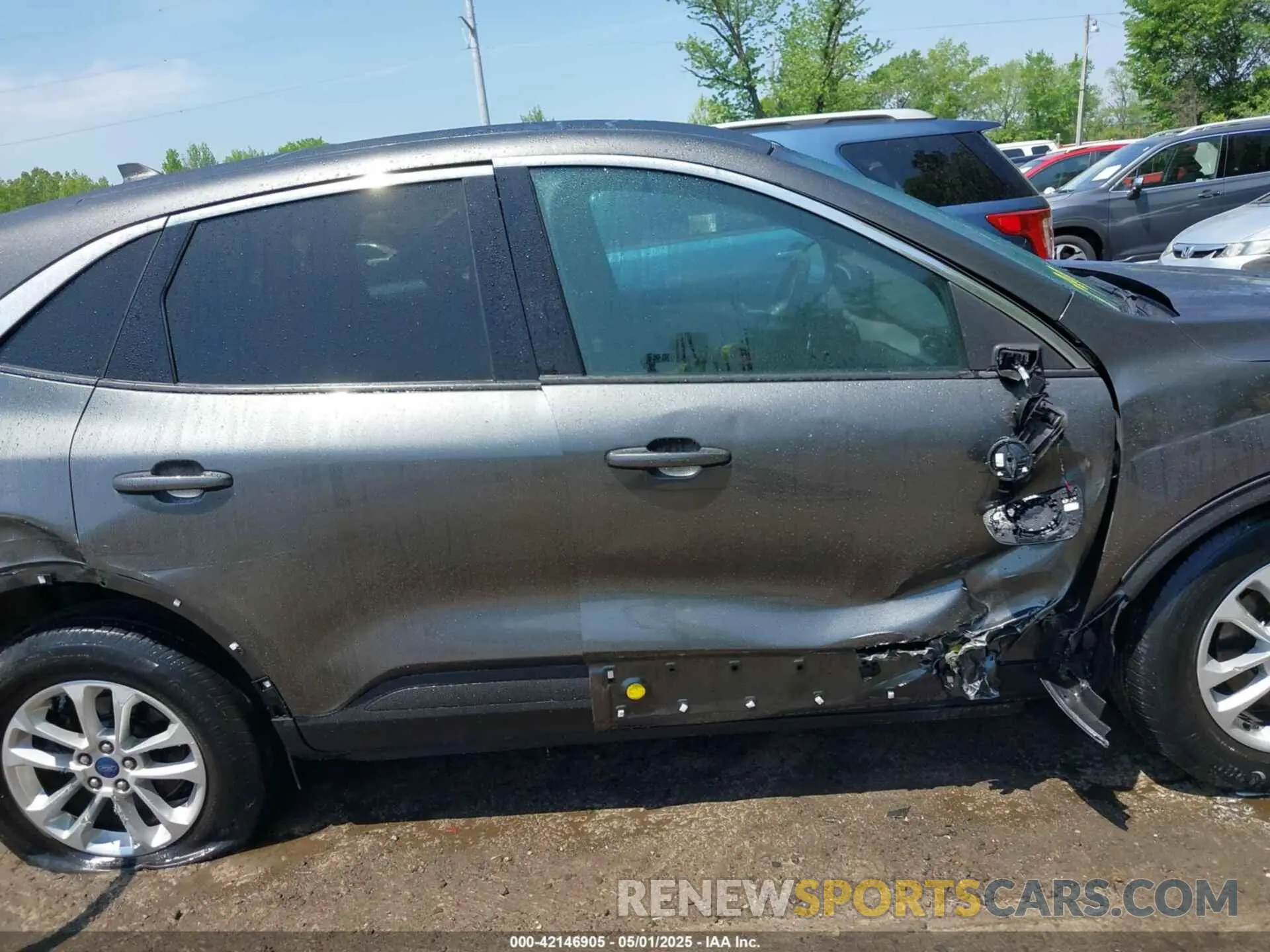 13 Photograph of a damaged car 1FMCU9G66LUA94684 FORD ESCAPE 2020