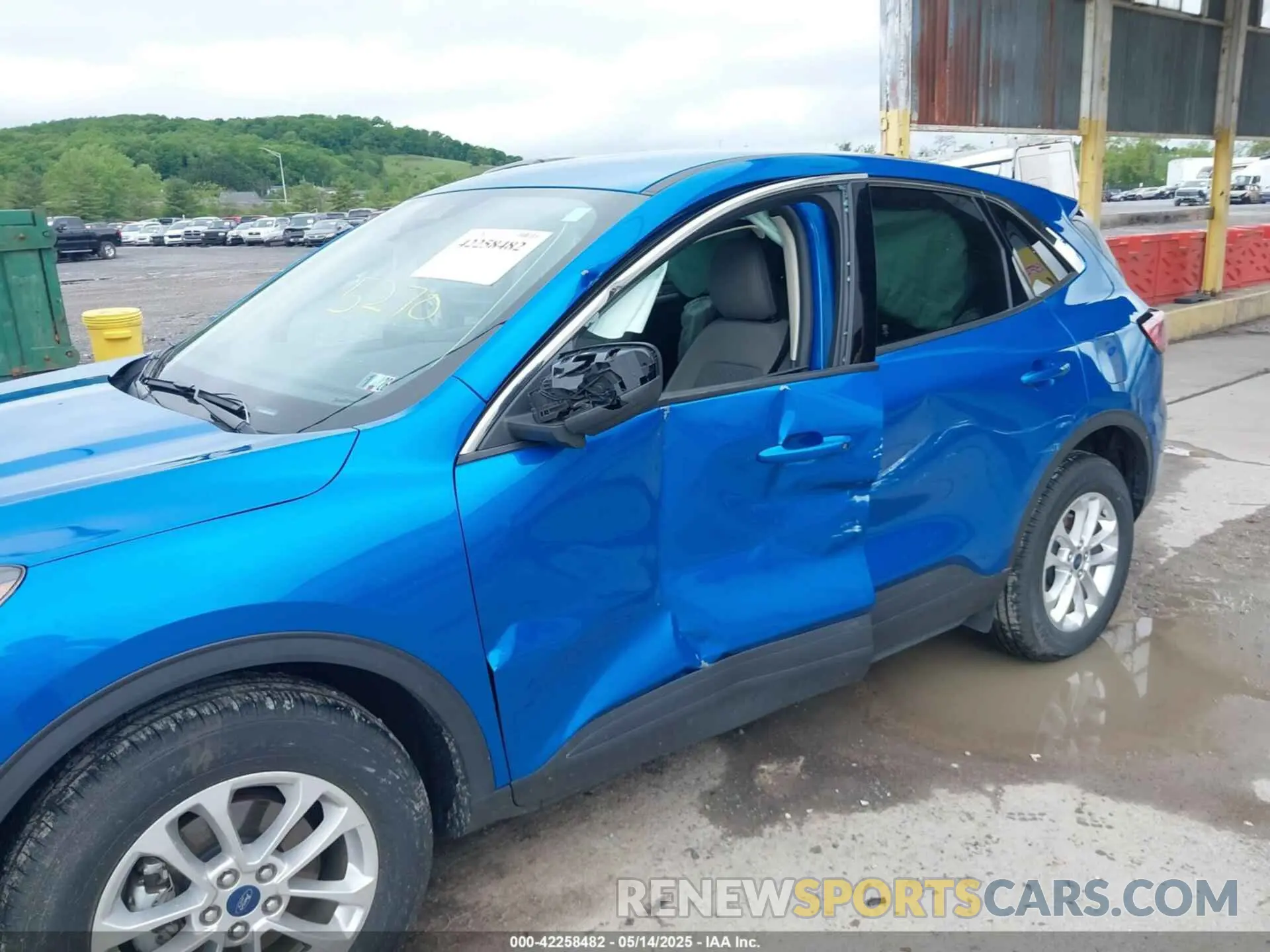 6 Photograph of a damaged car 1FMCU9G66LUA95270 FORD ESCAPE 2020