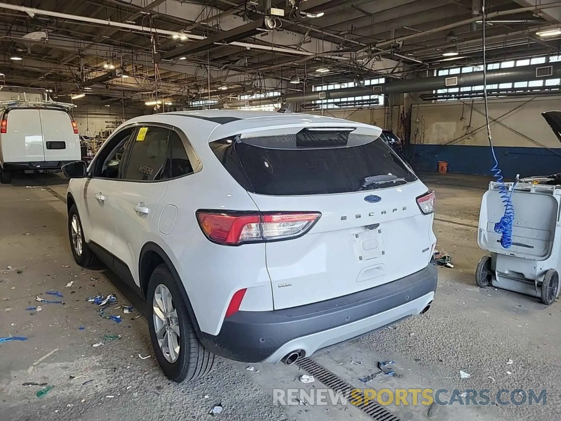 15 Photograph of a damaged car 1FMCU9G66LUB14805 FORD ESCAPE 2020