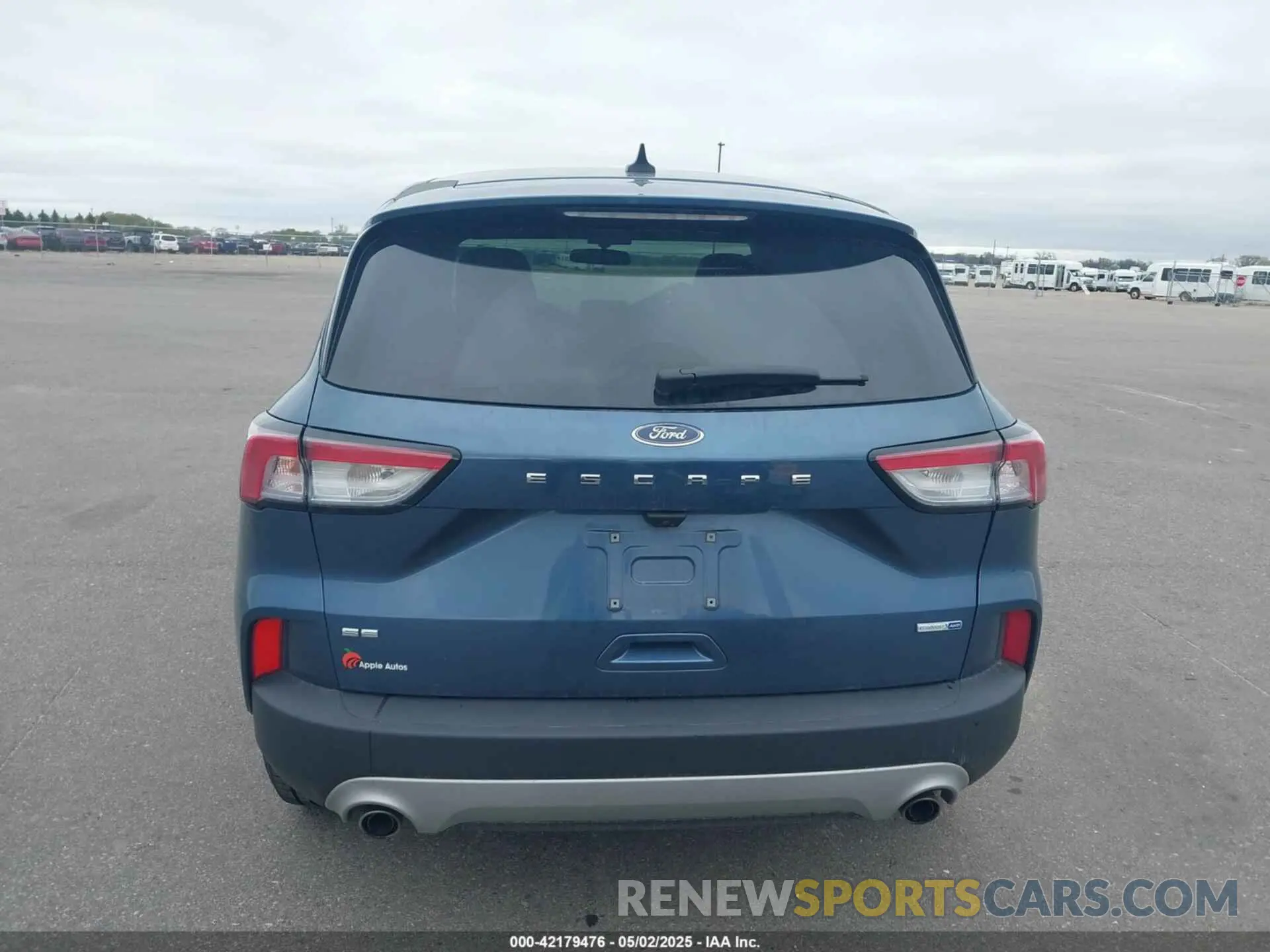 17 Photograph of a damaged car 1FMCU9G66LUC04357 FORD ESCAPE 2020