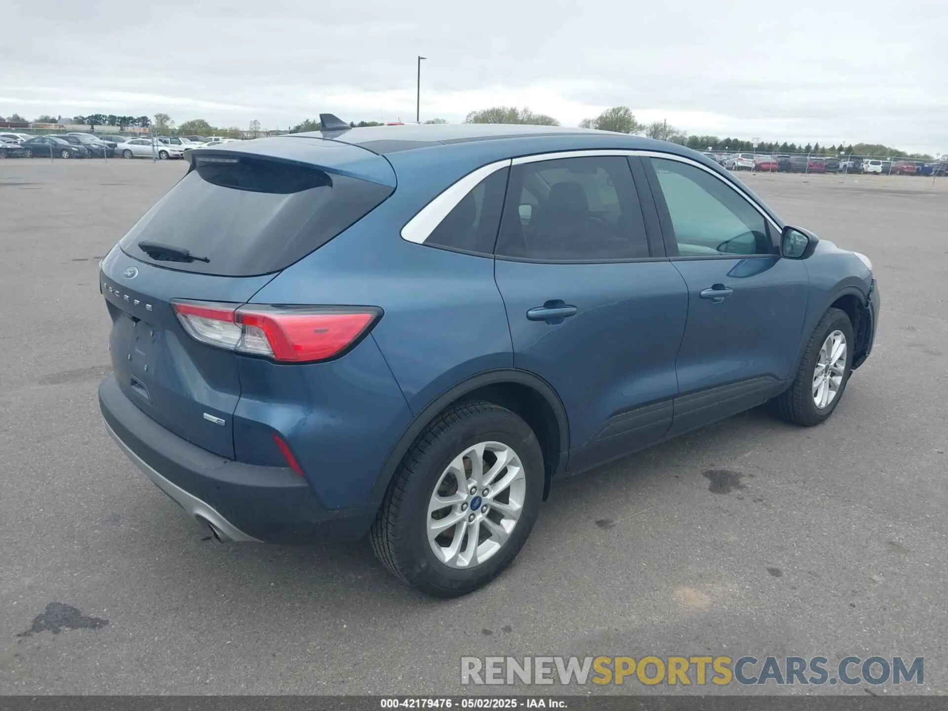 4 Photograph of a damaged car 1FMCU9G66LUC04357 FORD ESCAPE 2020