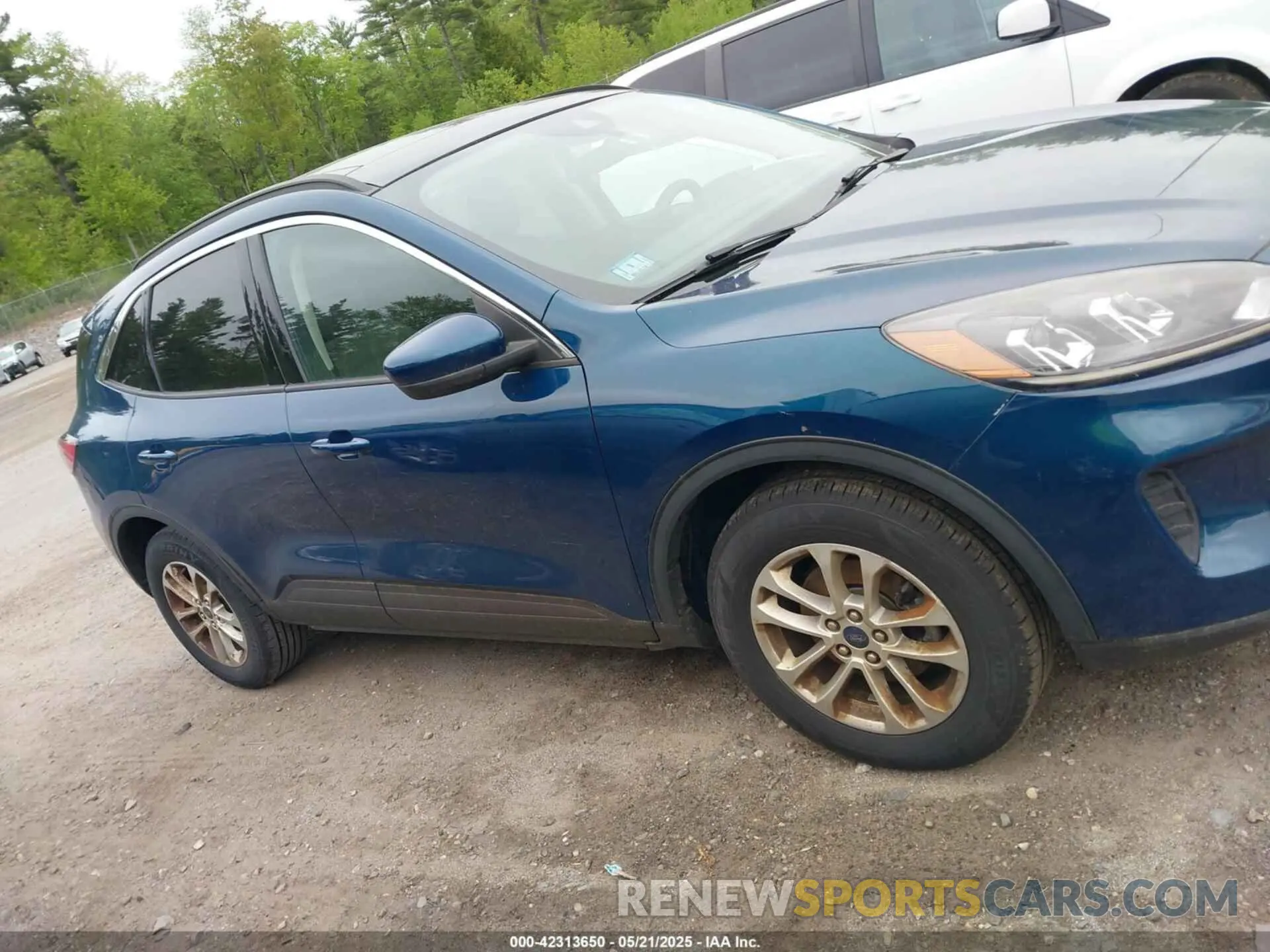 13 Photograph of a damaged car 1FMCU9G66LUC32126 FORD ESCAPE 2020
