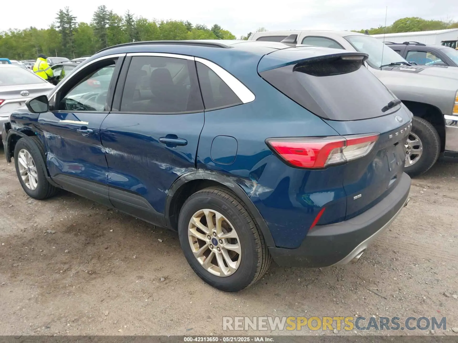 3 Photograph of a damaged car 1FMCU9G66LUC32126 FORD ESCAPE 2020