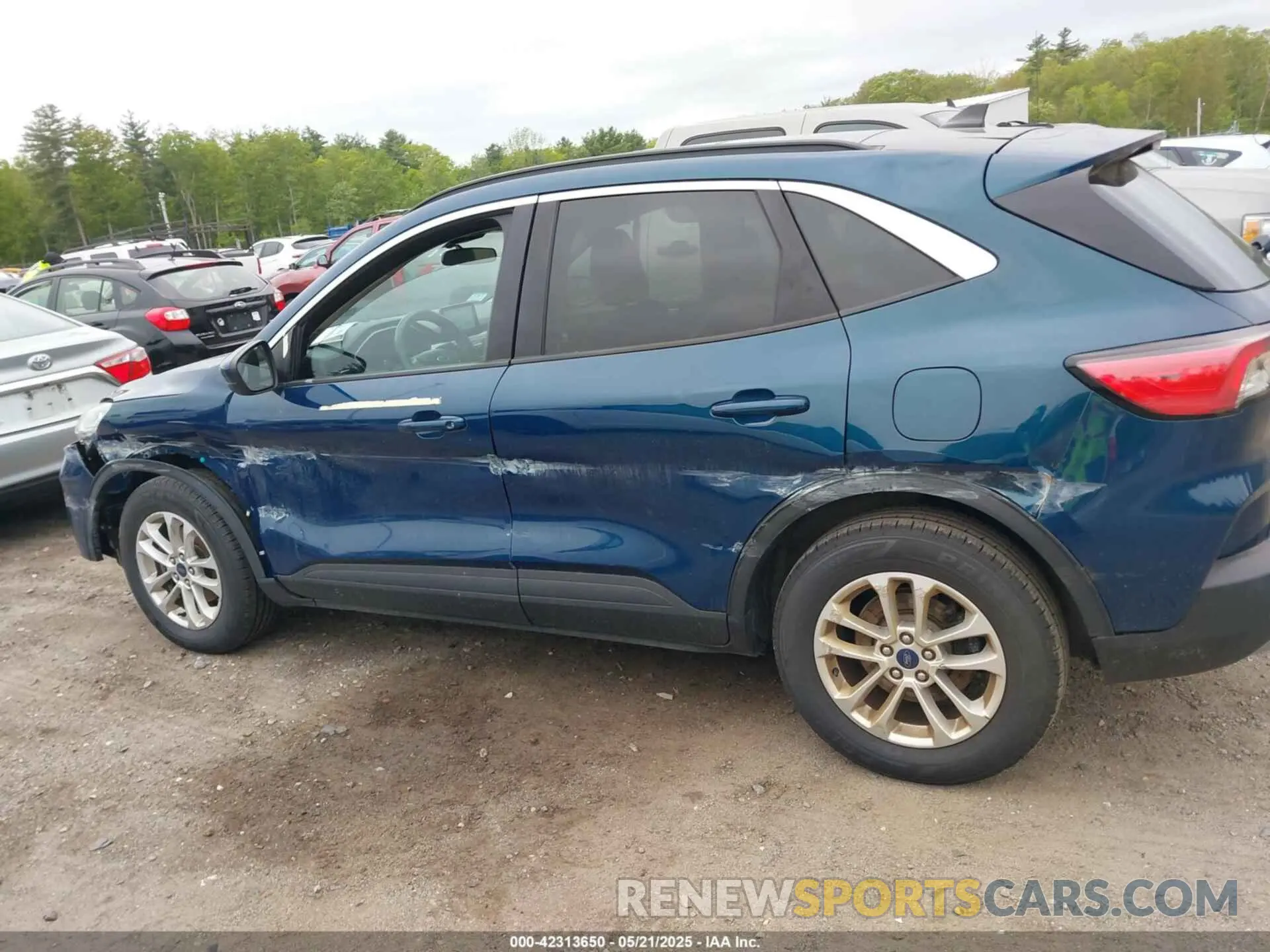6 Photograph of a damaged car 1FMCU9G66LUC32126 FORD ESCAPE 2020