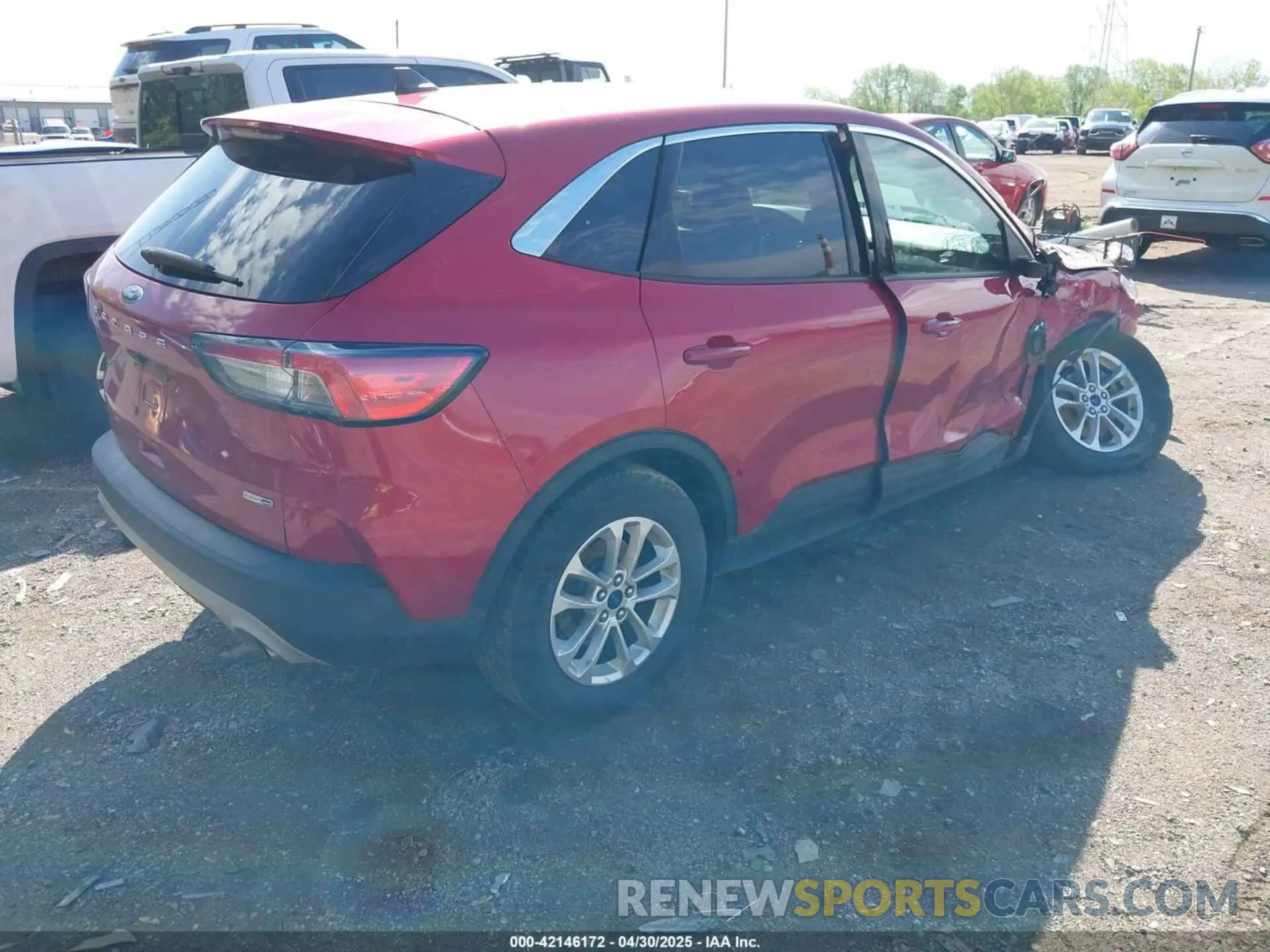 4 Photograph of a damaged car 1FMCU9G66LUC40629 FORD ESCAPE 2020