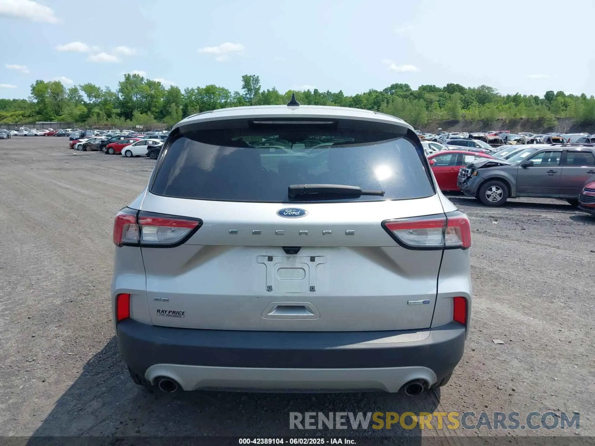 16 Photograph of a damaged car 1FMCU9G67LUA85265 FORD ESCAPE 2020