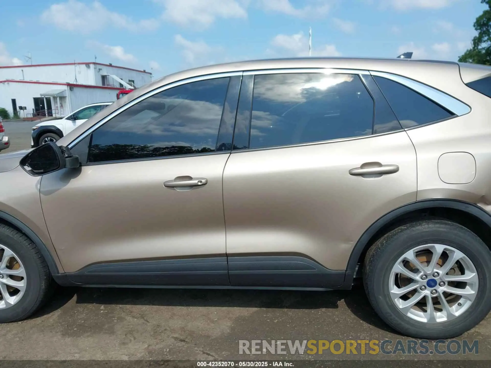 14 Photograph of a damaged car 1FMCU9G67LUA94600 FORD ESCAPE 2020