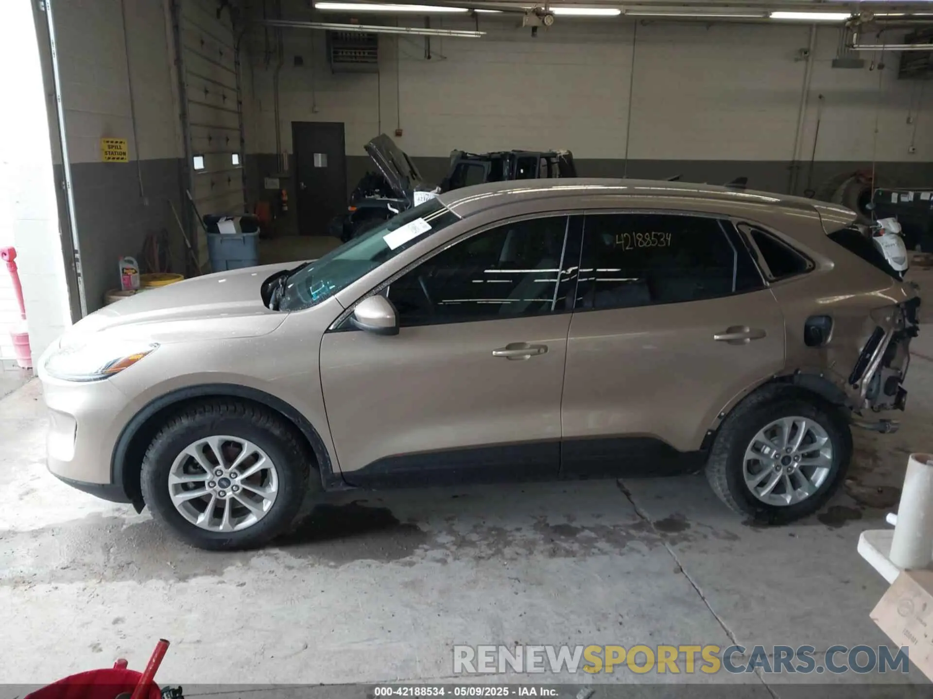 15 Photograph of a damaged car 1FMCU9G67LUC14248 FORD ESCAPE 2020