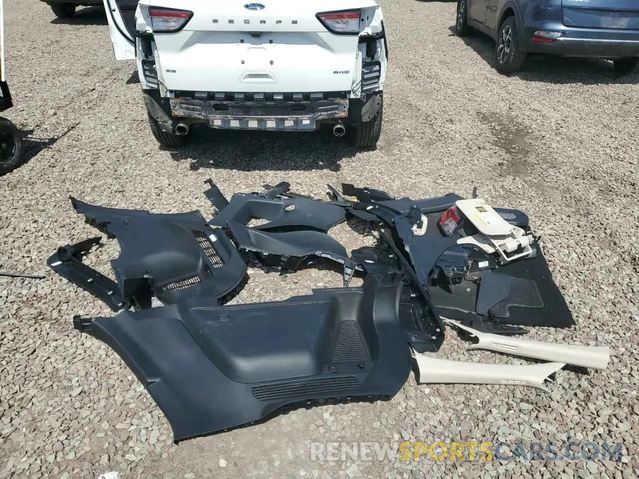 13 Photograph of a damaged car 1FMCU9G67LUC74028 FORD ESCAPE 2020