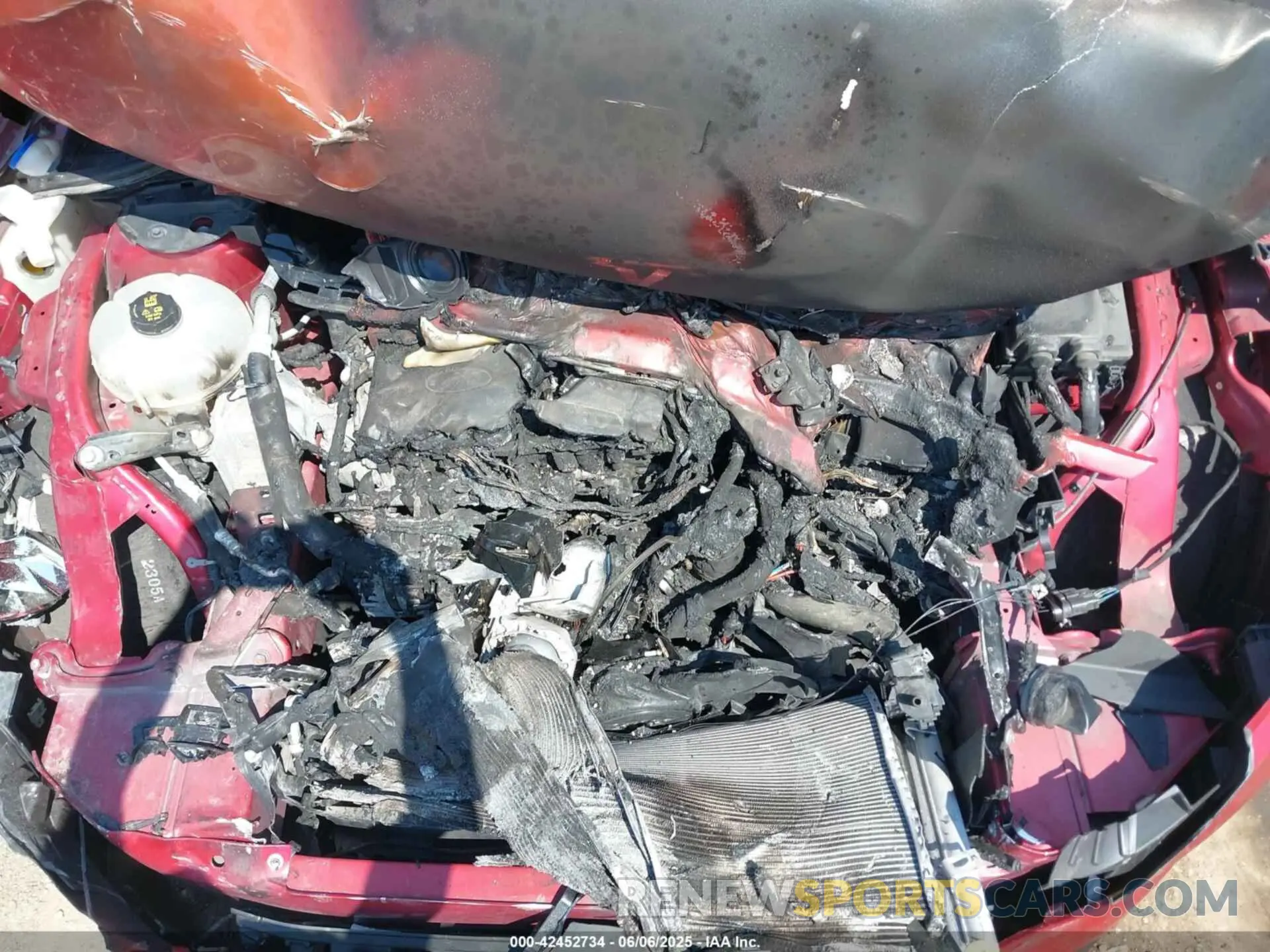 10 Photograph of a damaged car 1FMCU9G68LUB28964 FORD ESCAPE 2020