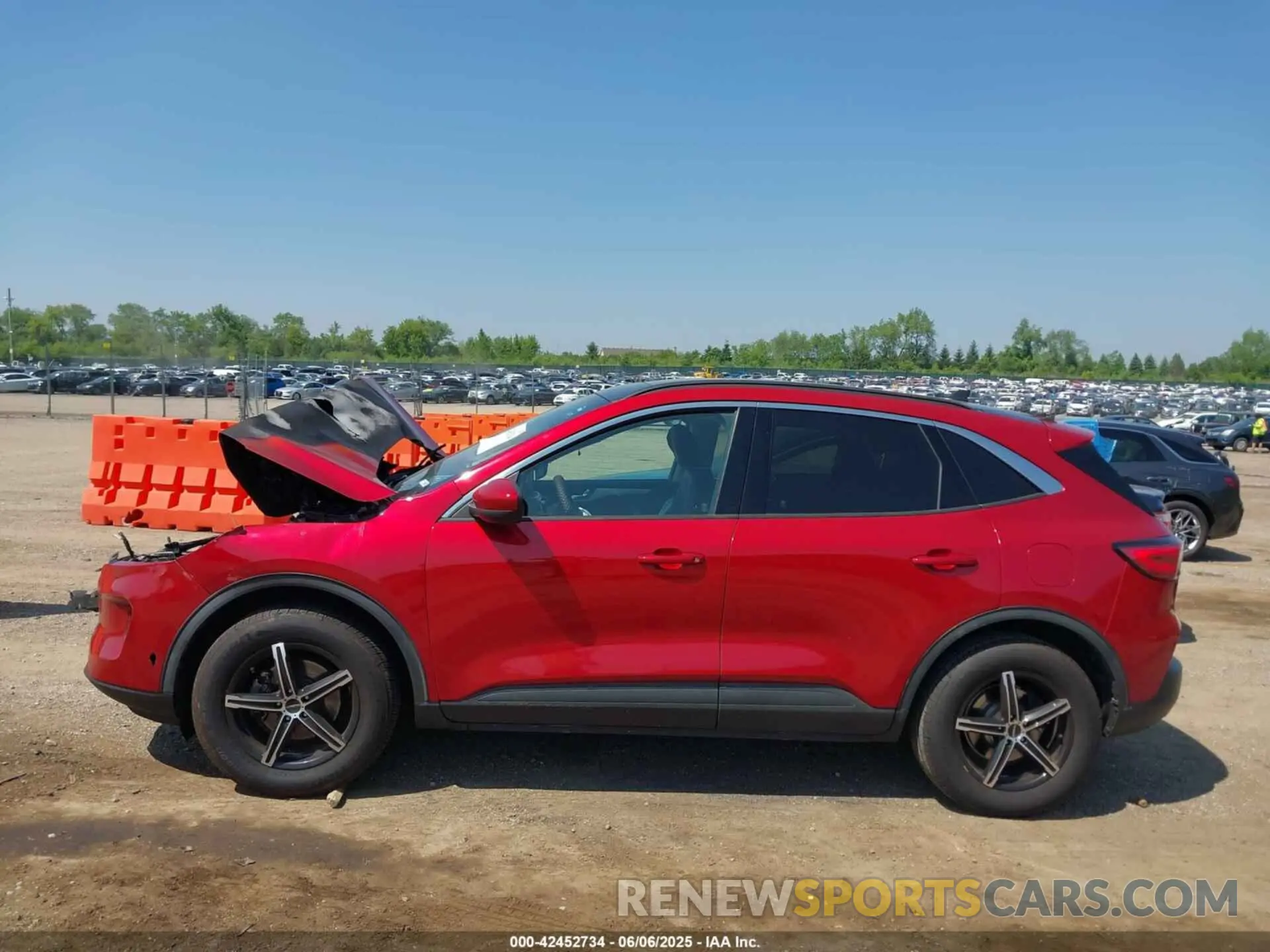 14 Photograph of a damaged car 1FMCU9G68LUB28964 FORD ESCAPE 2020