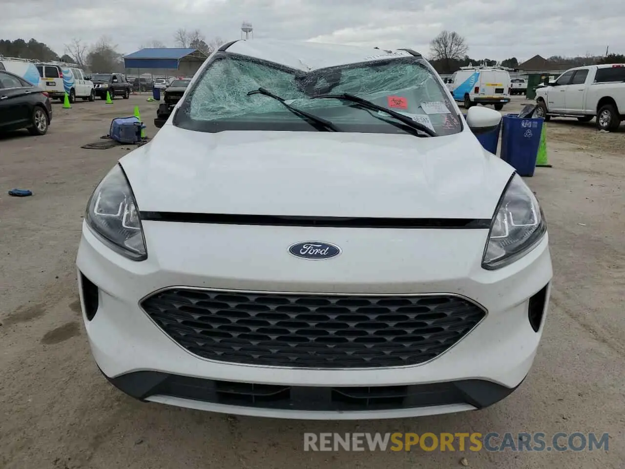 5 Photograph of a damaged car 1FMCU9G68LUB44940 FORD ESCAPE 2020