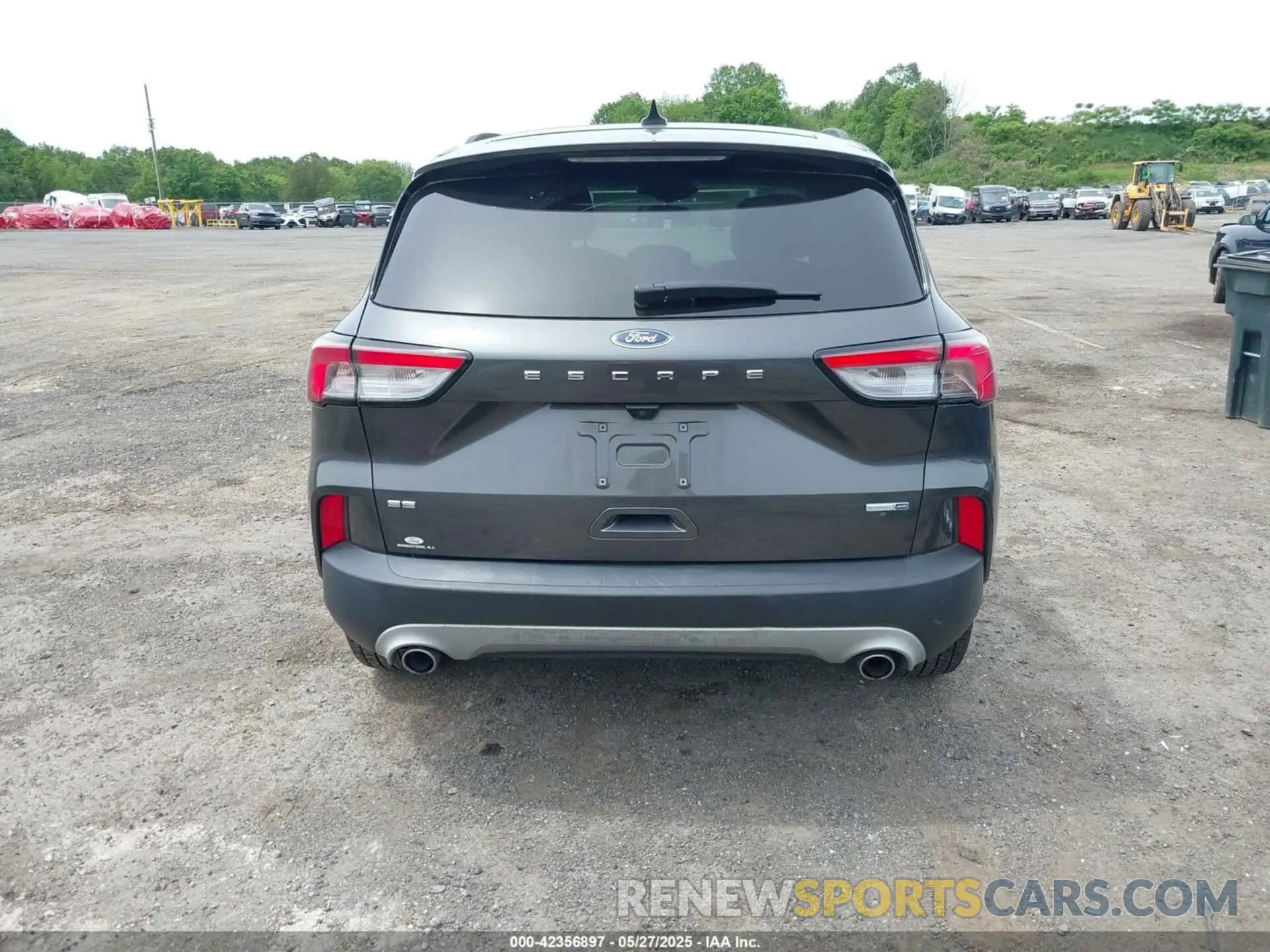 17 Photograph of a damaged car 1FMCU9G68LUB54383 FORD ESCAPE 2020