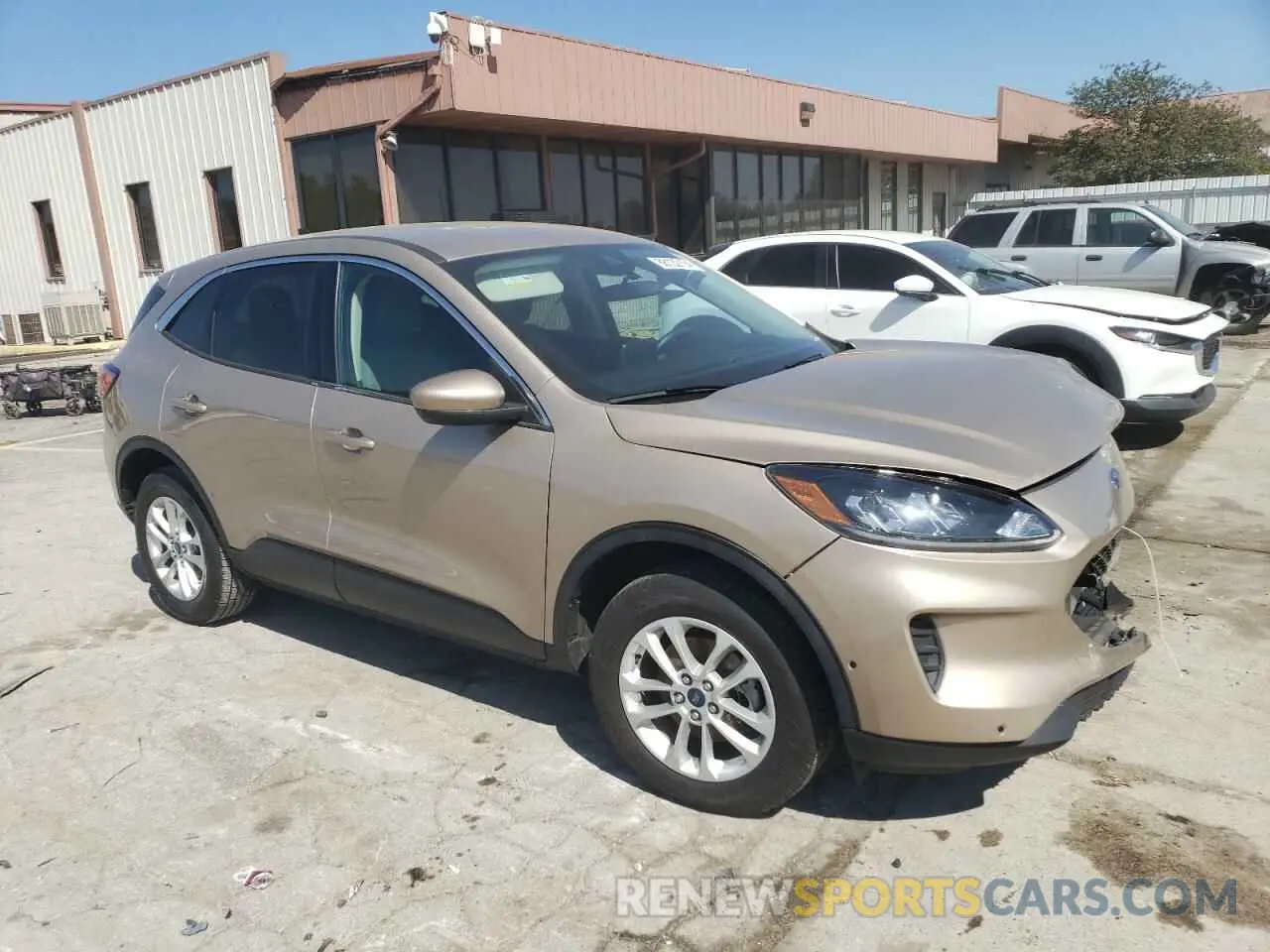 4 Photograph of a damaged car 1FMCU9G68LUB63696 FORD ESCAPE 2020