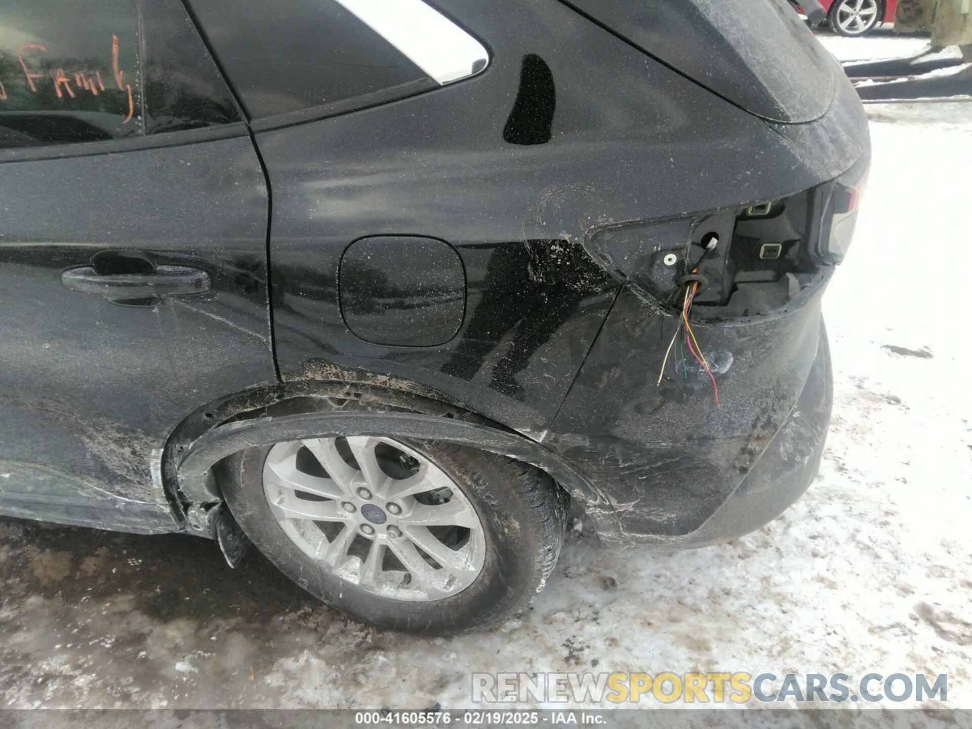 16 Photograph of a damaged car 1FMCU9G68LUB64783 FORD ESCAPE 2020