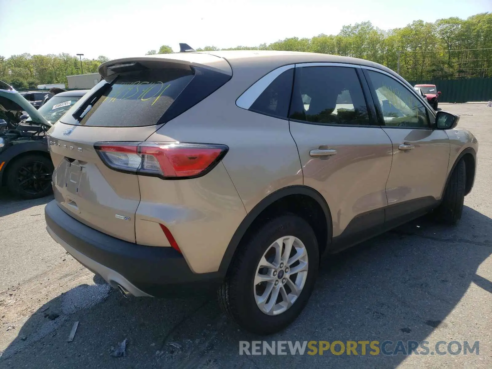 4 Photograph of a damaged car 1FMCU9G68LUB87254 FORD ESCAPE 2020