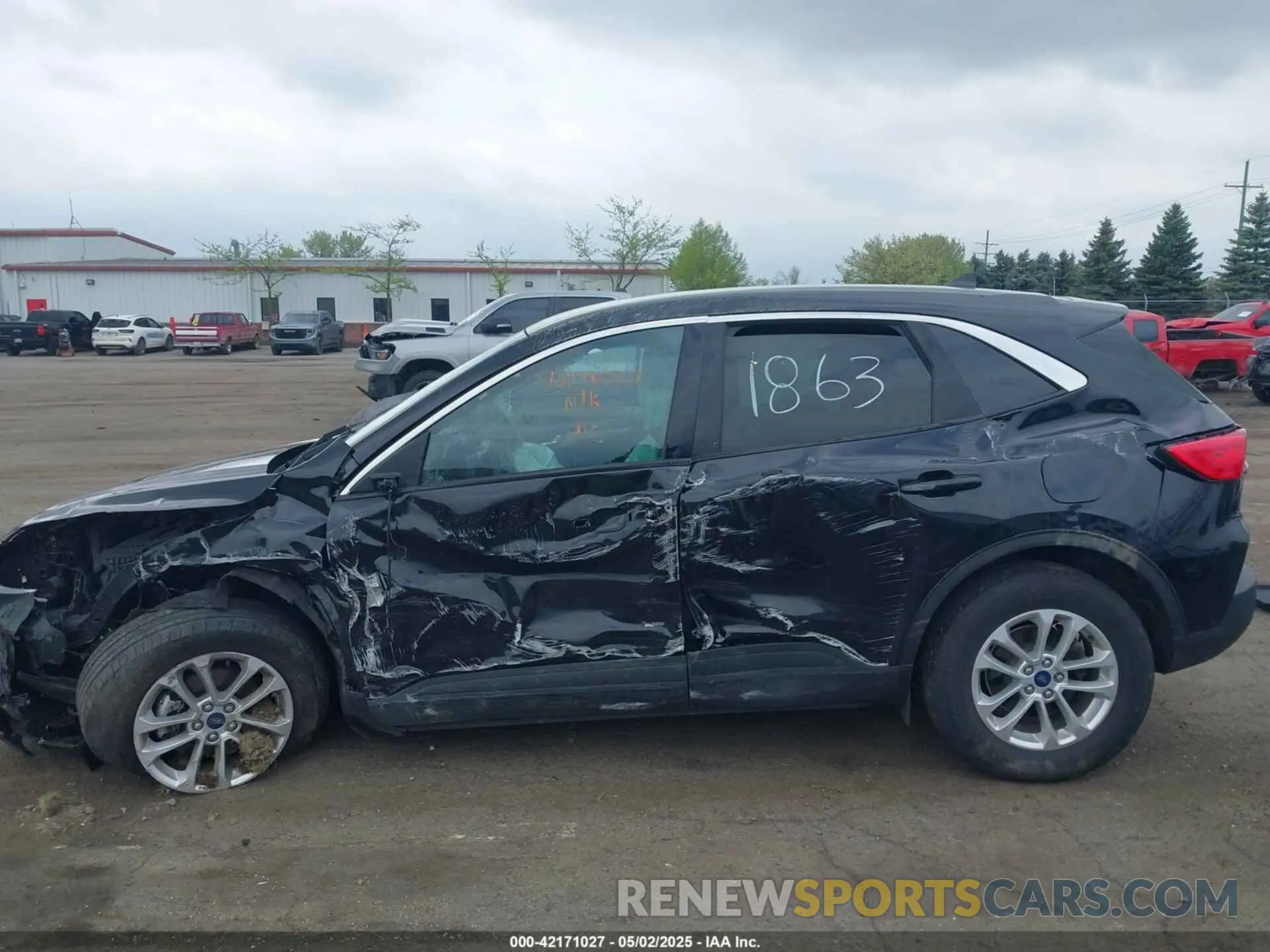 14 Photograph of a damaged car 1FMCU9G68LUC41863 FORD ESCAPE 2020