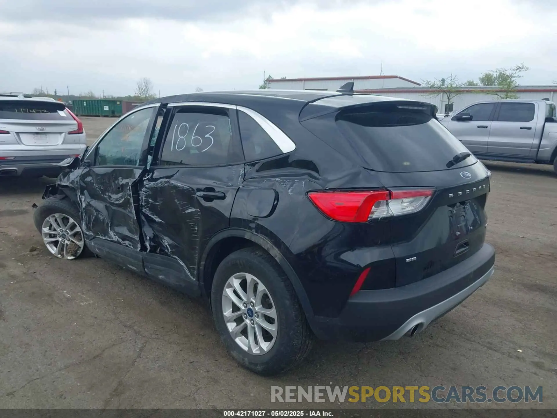 3 Photograph of a damaged car 1FMCU9G68LUC41863 FORD ESCAPE 2020