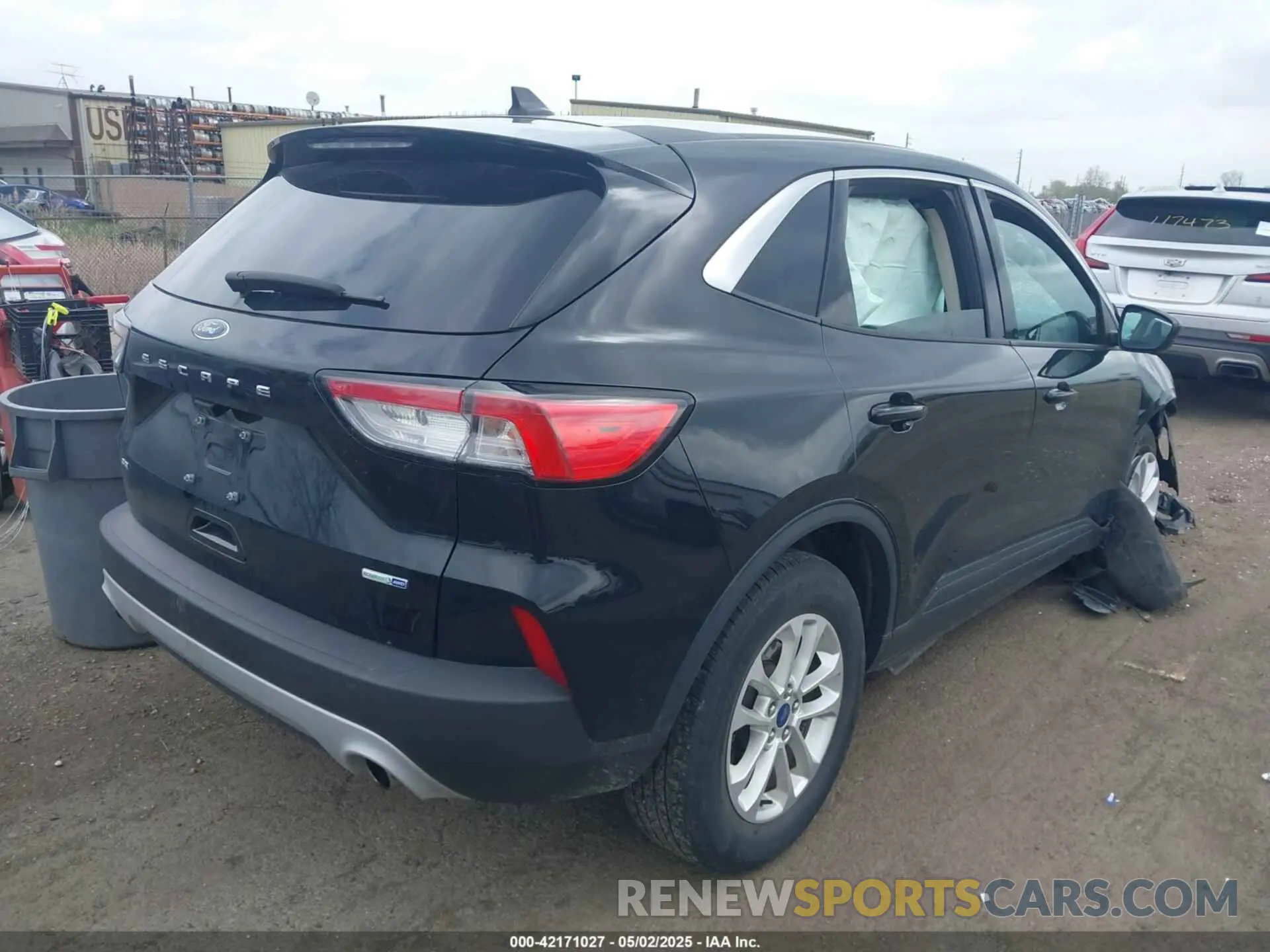 4 Photograph of a damaged car 1FMCU9G68LUC41863 FORD ESCAPE 2020