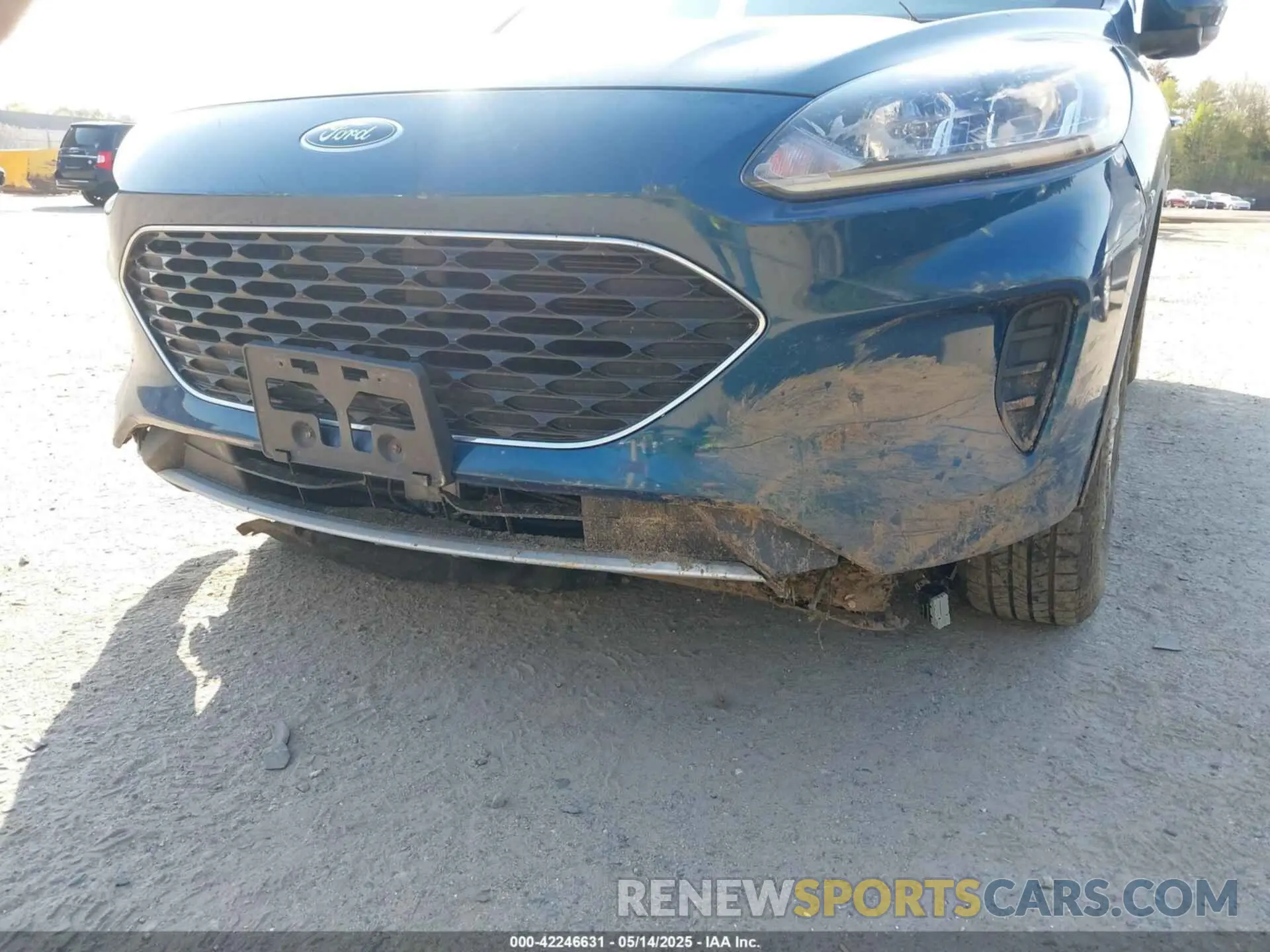 6 Photograph of a damaged car 1FMCU9G68LUC63992 FORD ESCAPE 2020