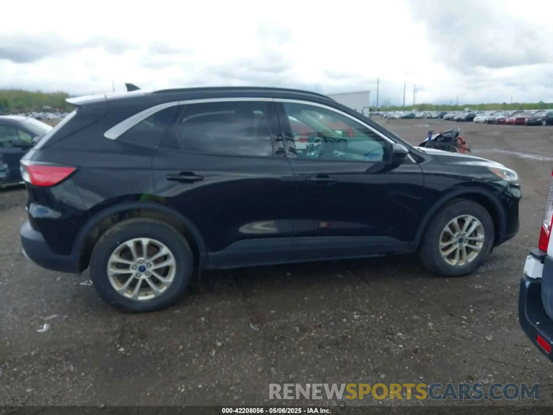 13 Photograph of a damaged car 1FMCU9G69LUA09014 FORD ESCAPE 2020