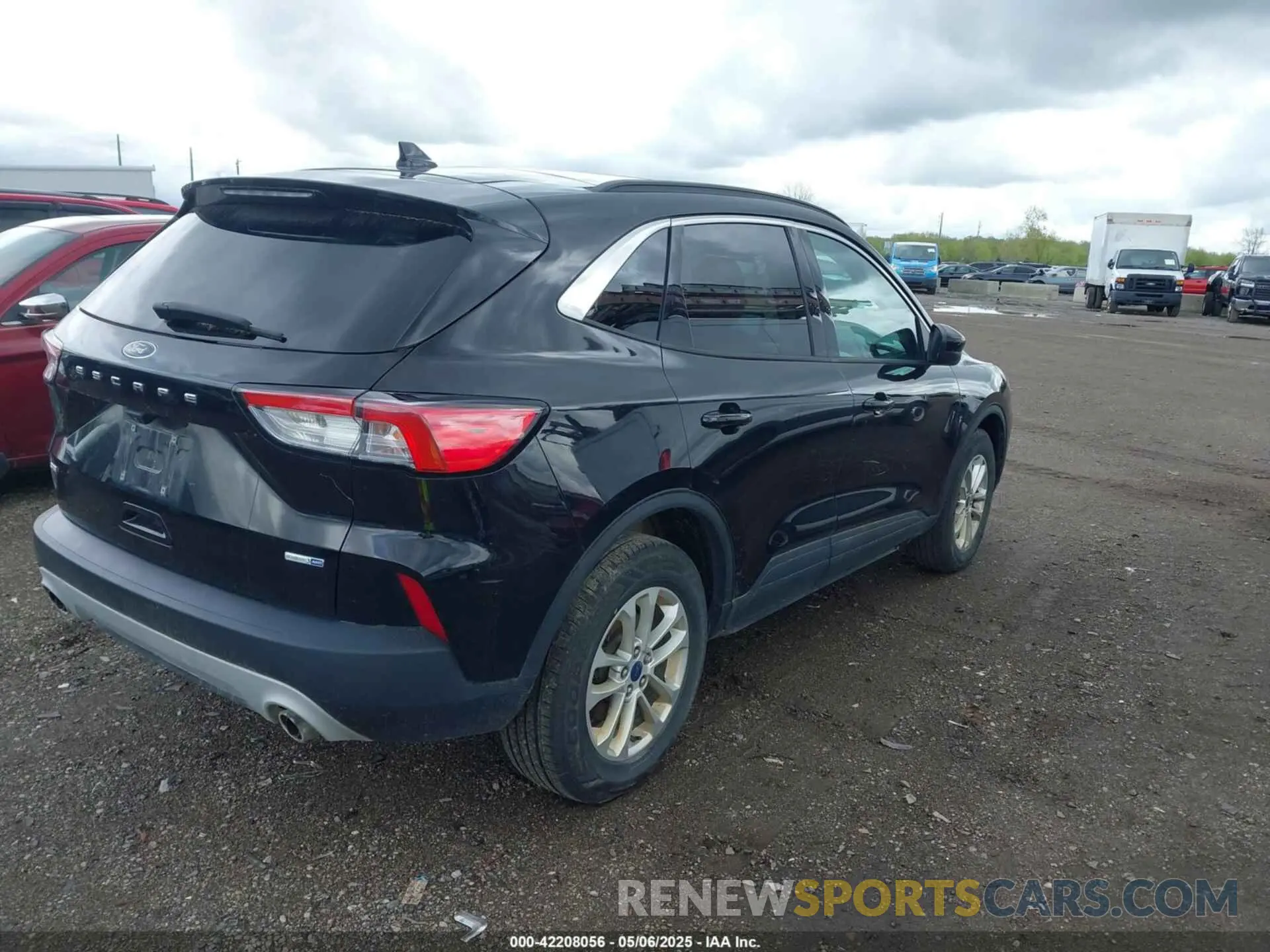 4 Photograph of a damaged car 1FMCU9G69LUA09014 FORD ESCAPE 2020