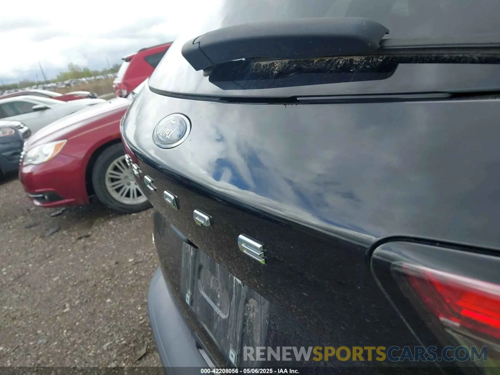 6 Photograph of a damaged car 1FMCU9G69LUA09014 FORD ESCAPE 2020