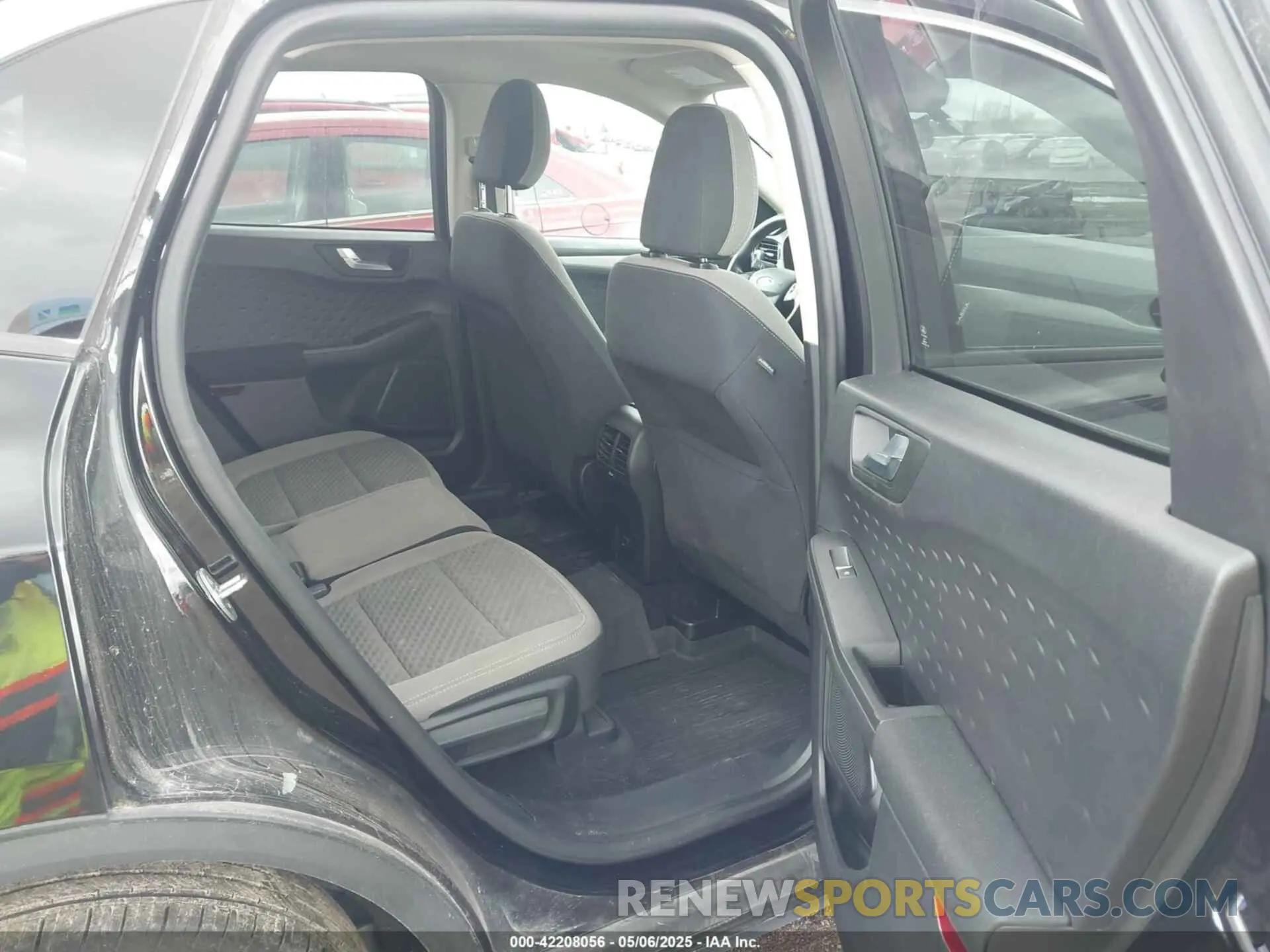 8 Photograph of a damaged car 1FMCU9G69LUA09014 FORD ESCAPE 2020