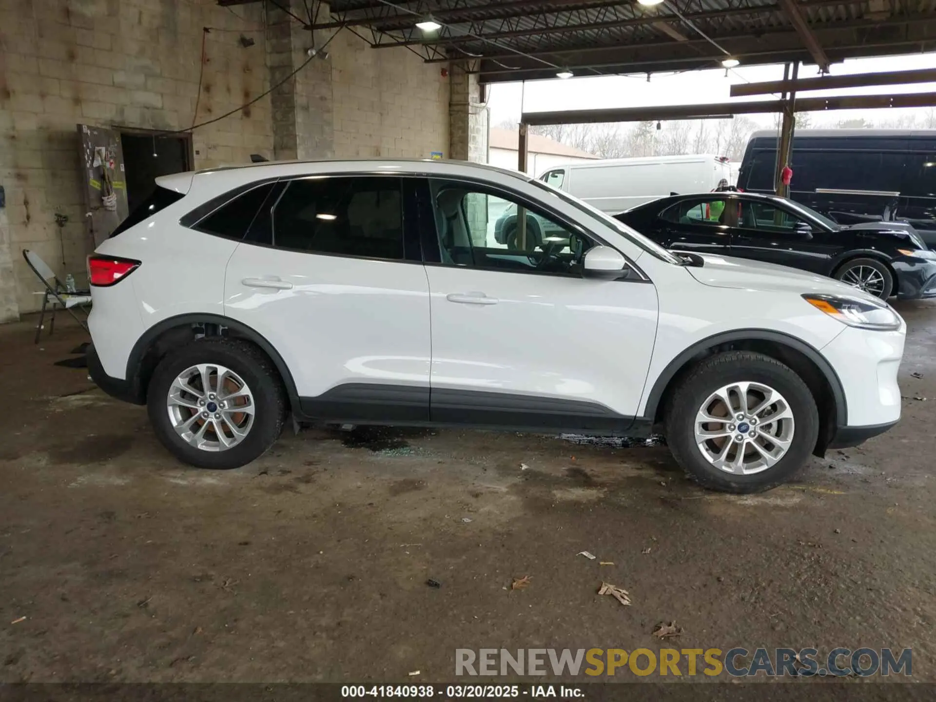 14 Photograph of a damaged car 1FMCU9G69LUB14815 FORD ESCAPE 2020