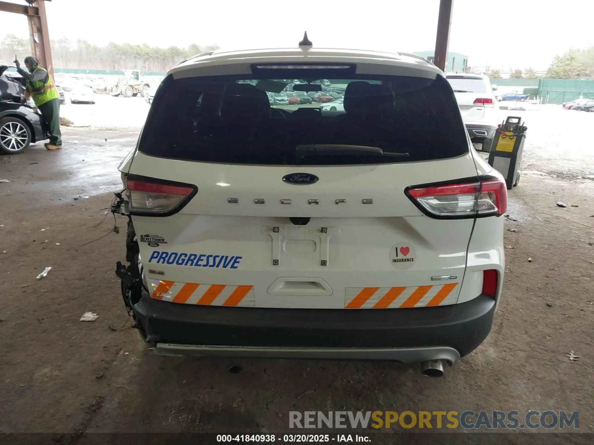 17 Photograph of a damaged car 1FMCU9G69LUB14815 FORD ESCAPE 2020