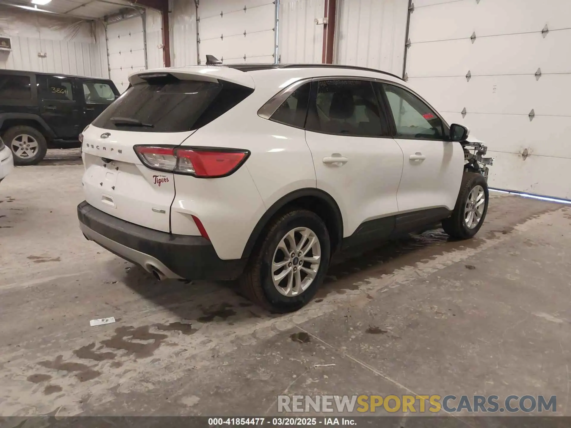 4 Photograph of a damaged car 1FMCU9G69LUC27230 FORD ESCAPE 2020