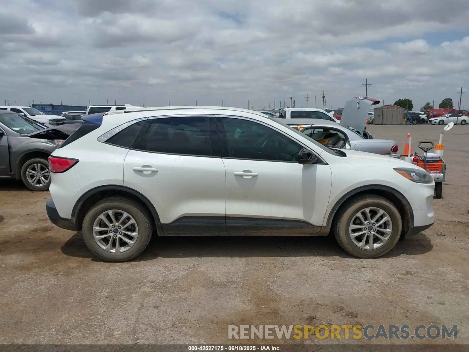 13 Photograph of a damaged car 1FMCU9G6XLUA32012 FORD ESCAPE 2020