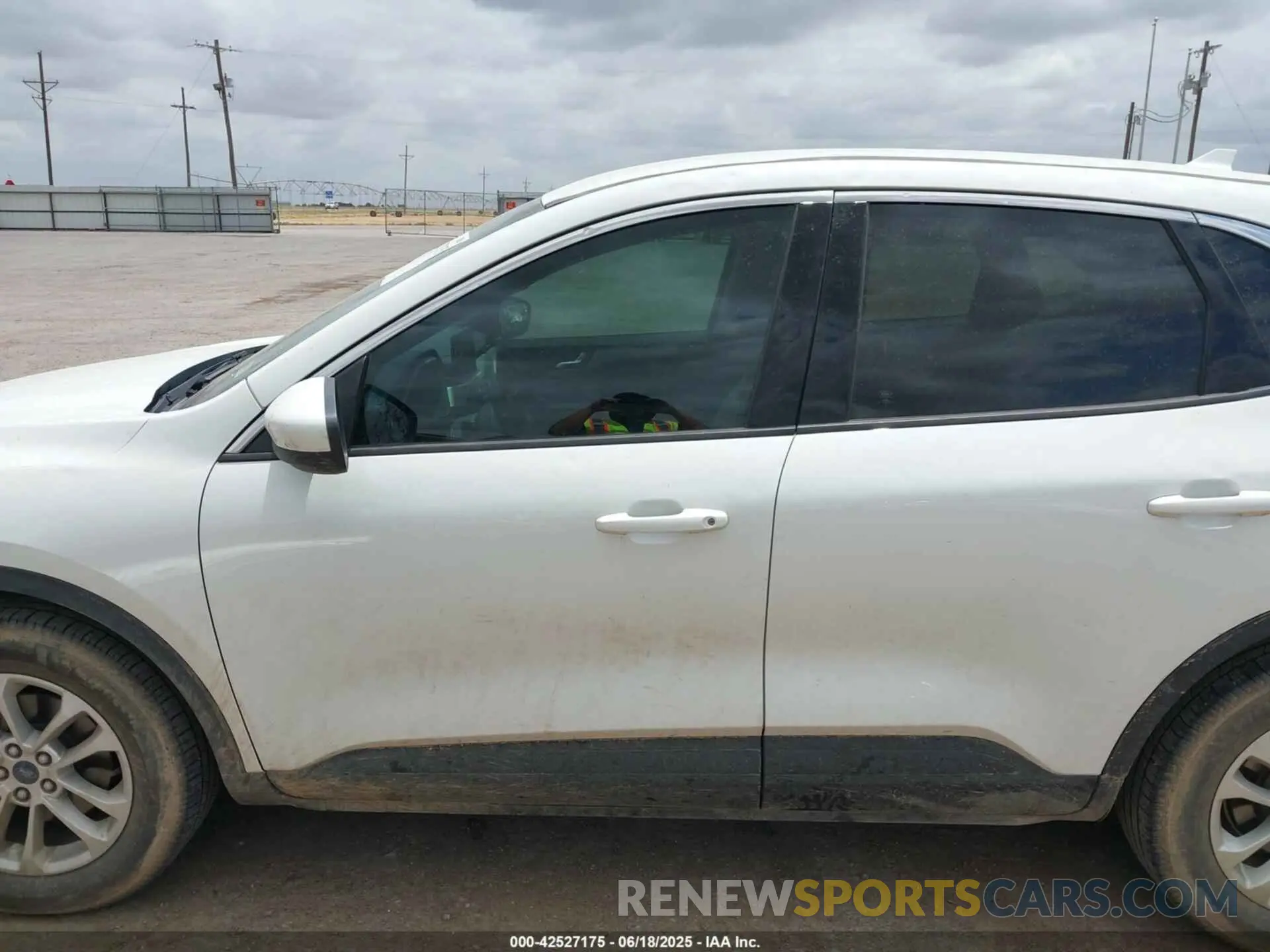 14 Photograph of a damaged car 1FMCU9G6XLUA32012 FORD ESCAPE 2020