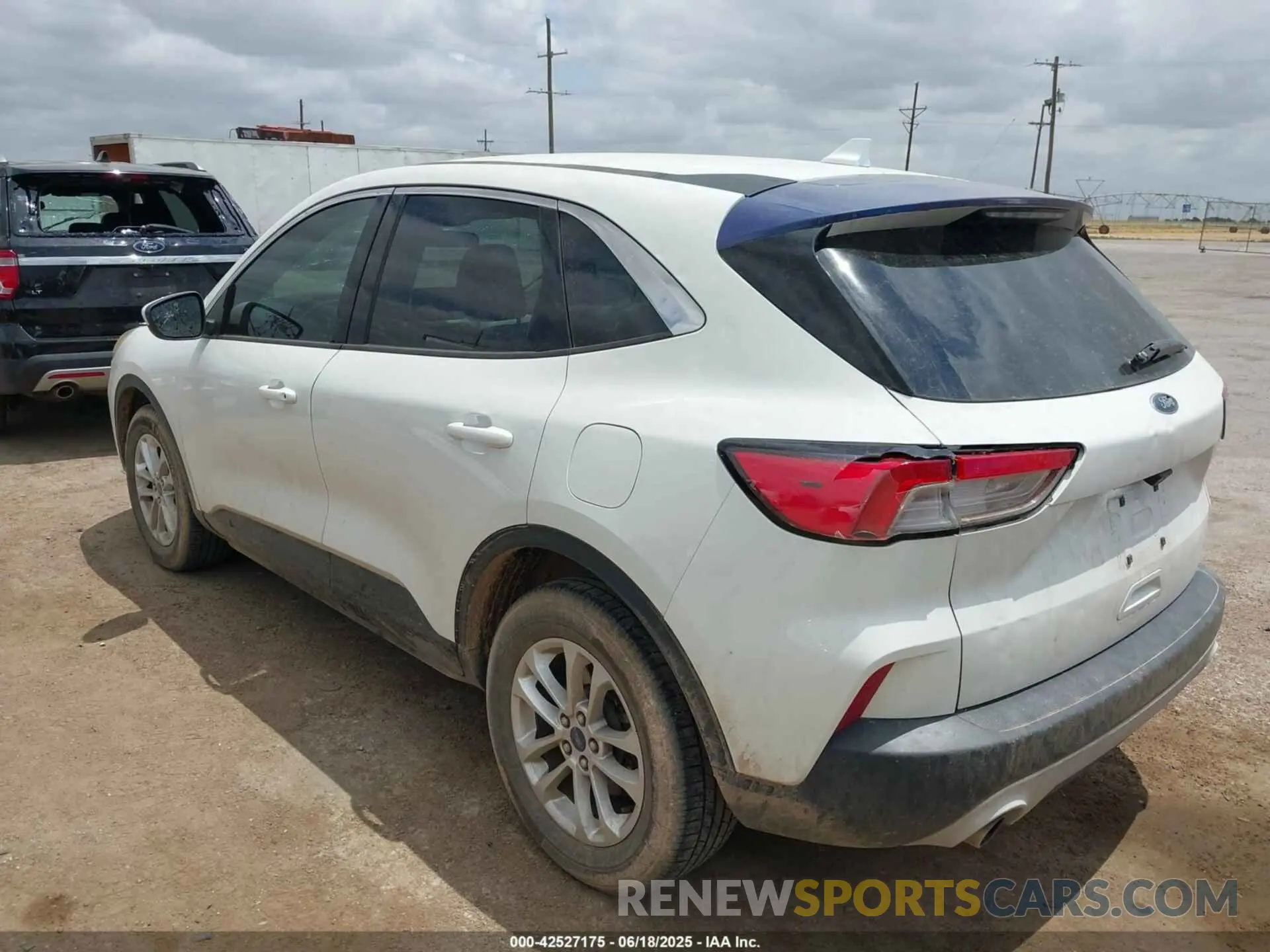 3 Photograph of a damaged car 1FMCU9G6XLUA32012 FORD ESCAPE 2020