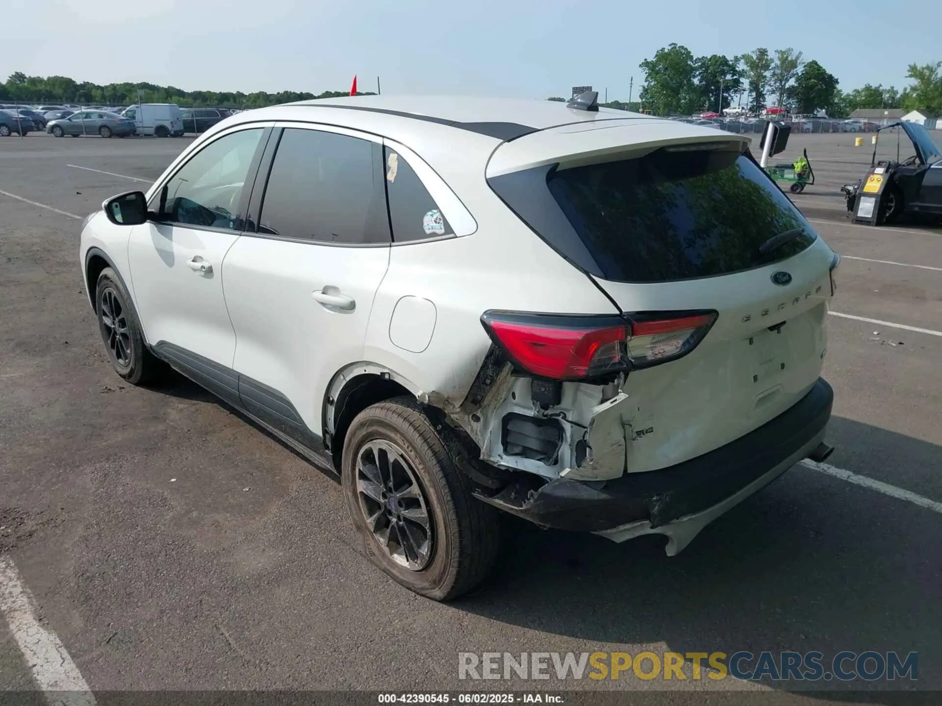 3 Photograph of a damaged car 1FMCU9G6XLUA82702 FORD ESCAPE 2020
