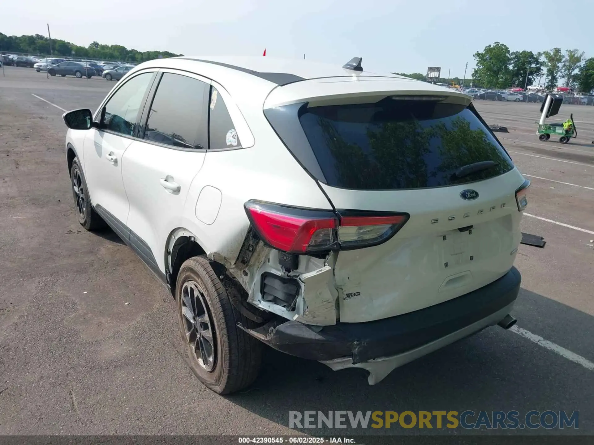 6 Photograph of a damaged car 1FMCU9G6XLUA82702 FORD ESCAPE 2020
