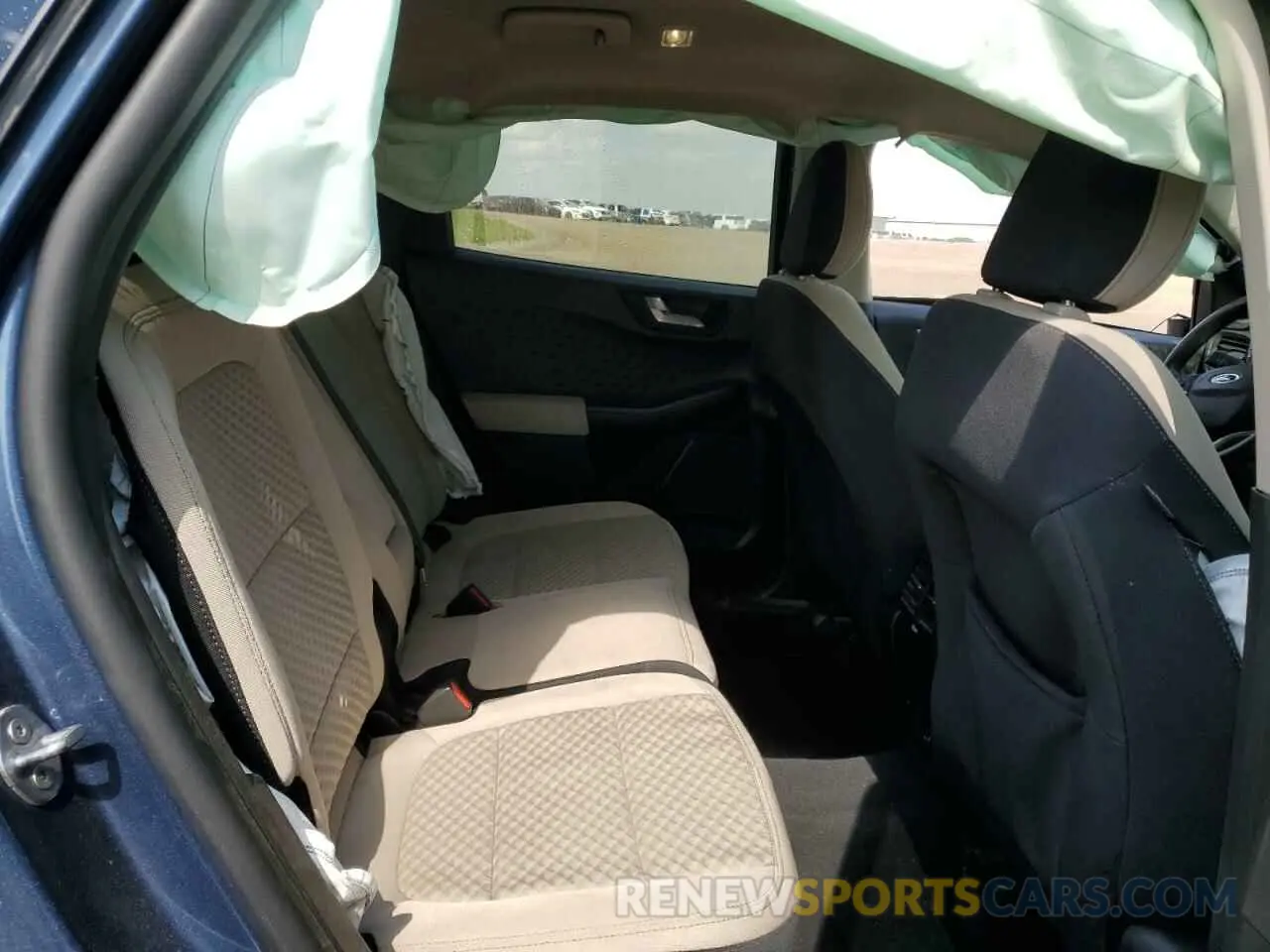 11 Photograph of a damaged car 1FMCU9G6XLUB35169 FORD ESCAPE 2020