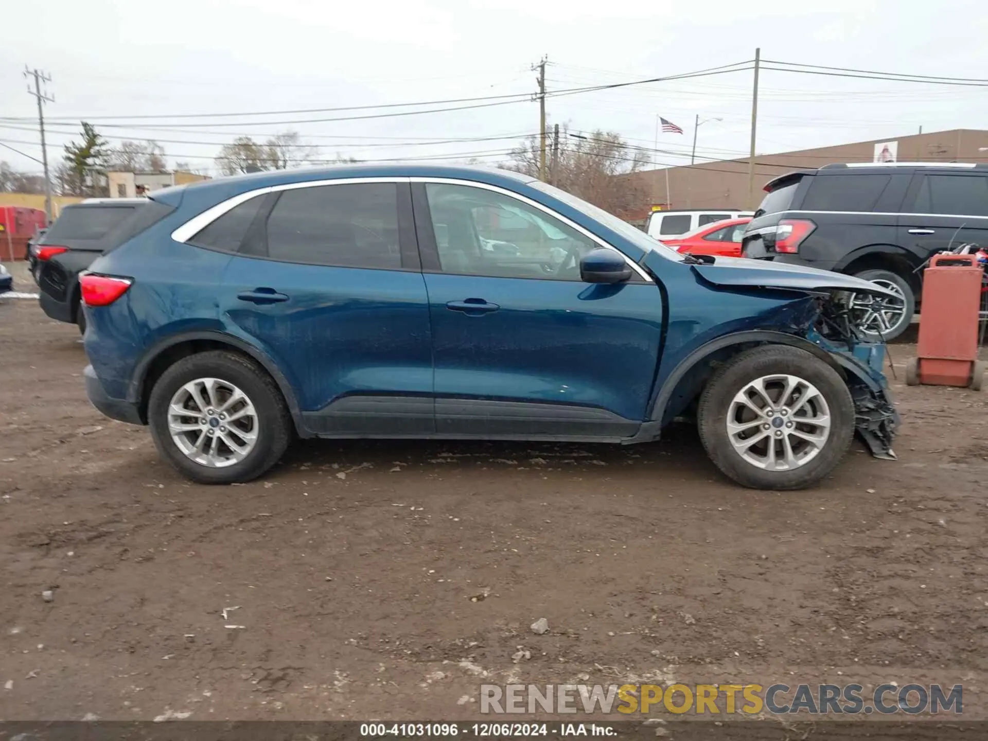 13 Photograph of a damaged car 1FMCU9G6XLUC05026 FORD ESCAPE 2020