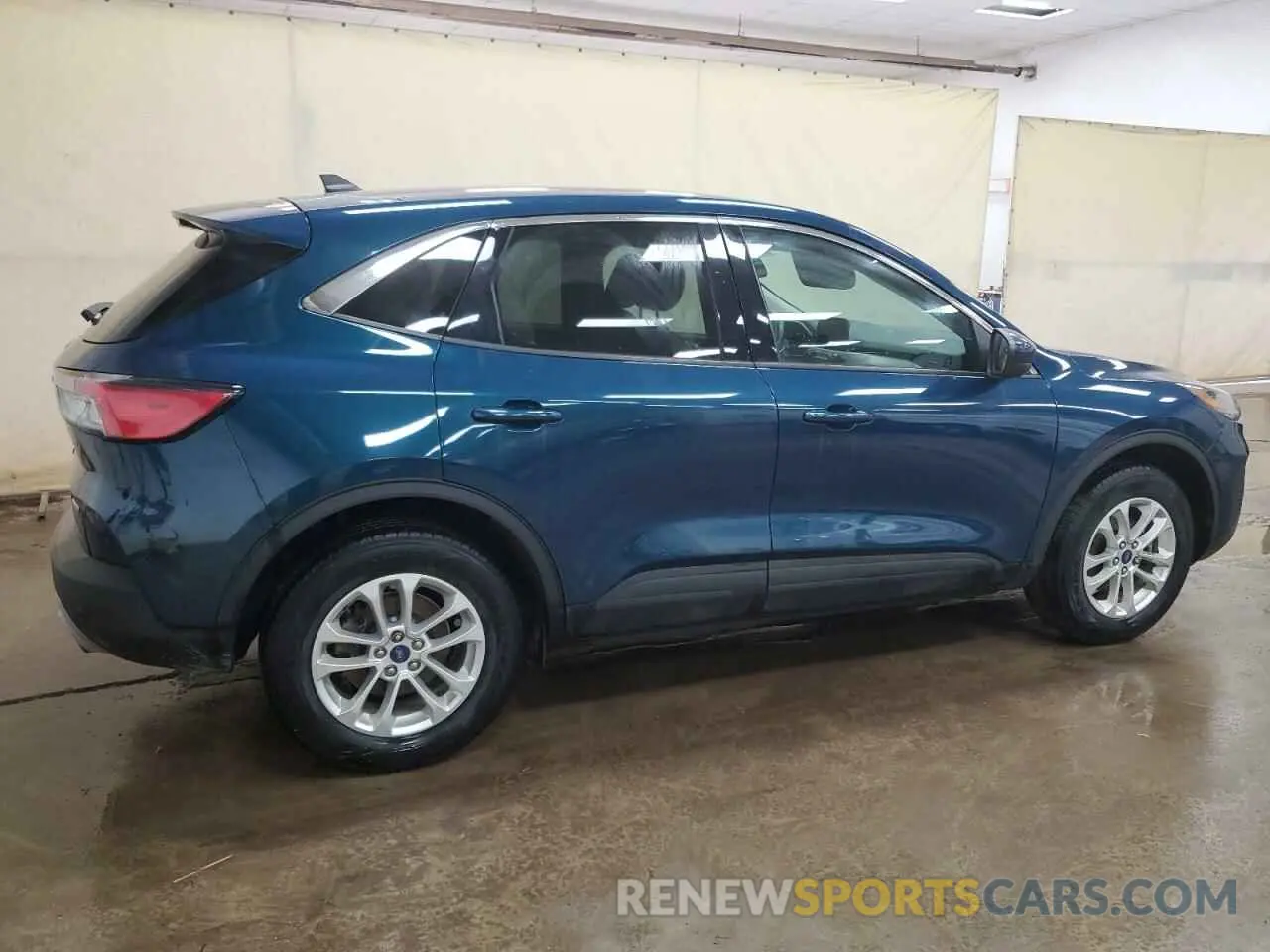 3 Photograph of a damaged car 1FMCU9G6XLUC11649 FORD ESCAPE 2020