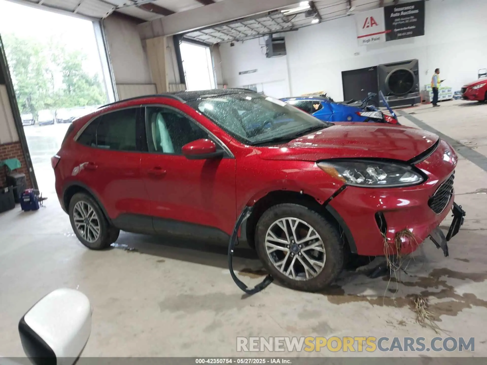 13 Photograph of a damaged car 1FMCU9H61LUC23302 FORD ESCAPE 2020