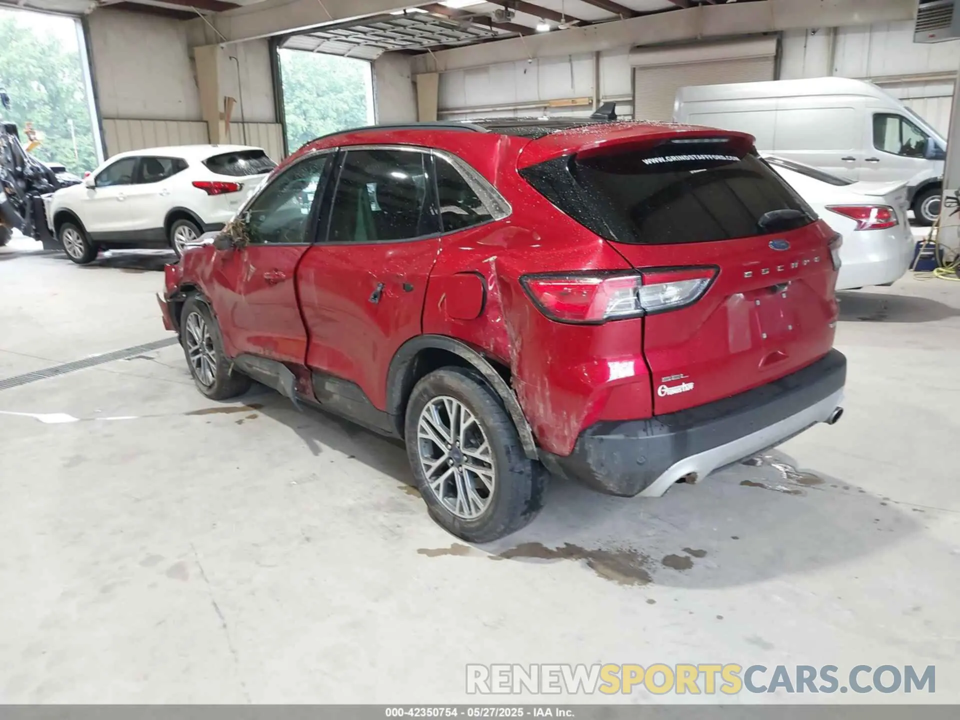 3 Photograph of a damaged car 1FMCU9H61LUC23302 FORD ESCAPE 2020
