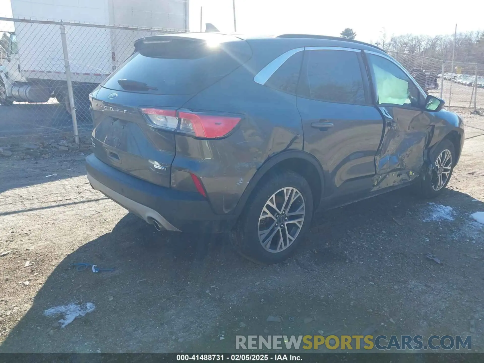 4 Photograph of a damaged car 1FMCU9H62LUA43374 FORD ESCAPE 2020