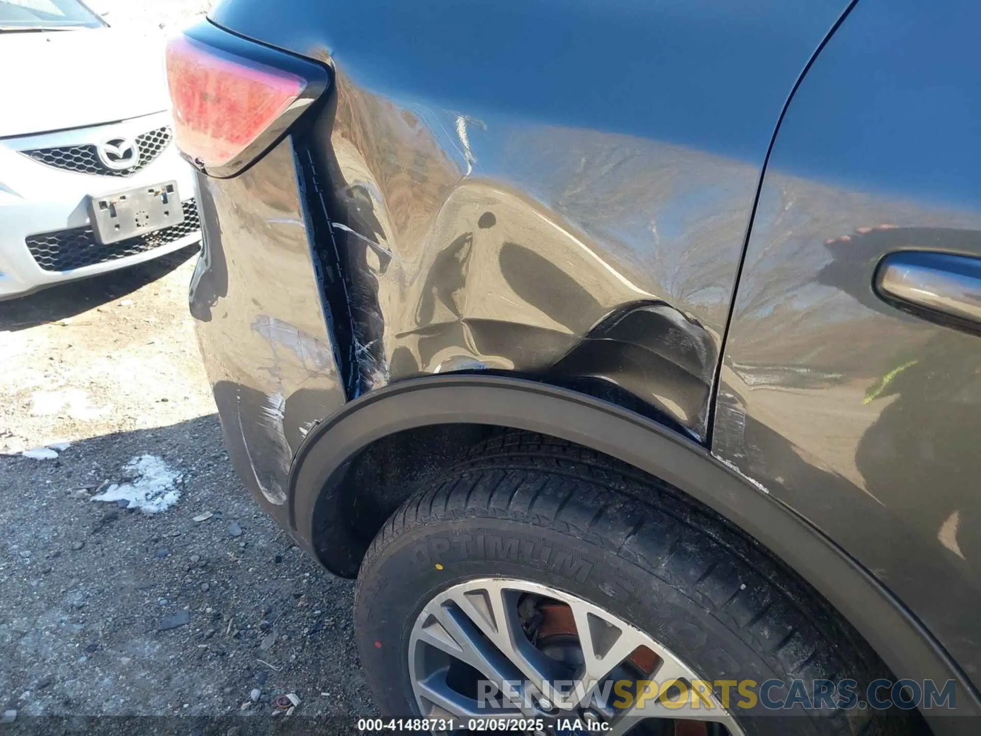 6 Photograph of a damaged car 1FMCU9H62LUA43374 FORD ESCAPE 2020