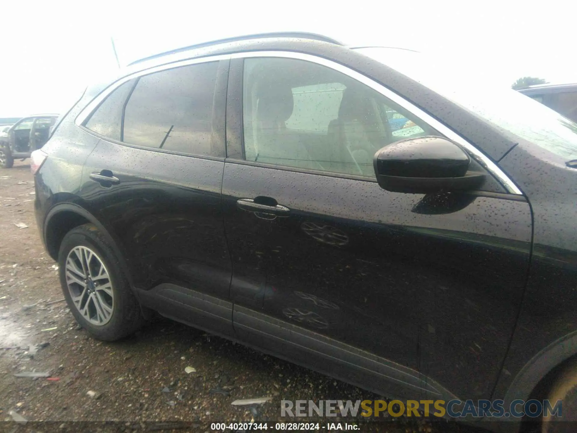 13 Photograph of a damaged car 1FMCU9H62LUB65099 FORD ESCAPE 2020
