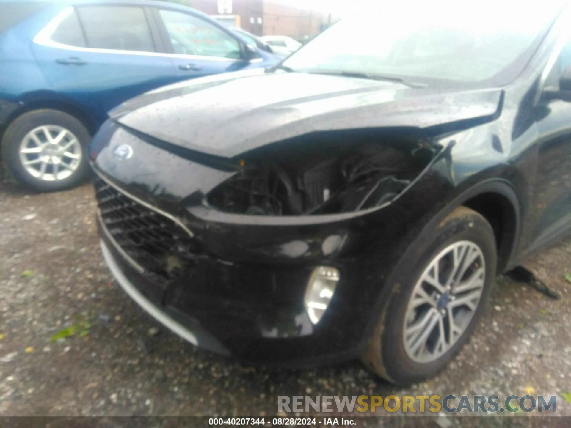 17 Photograph of a damaged car 1FMCU9H62LUB65099 FORD ESCAPE 2020