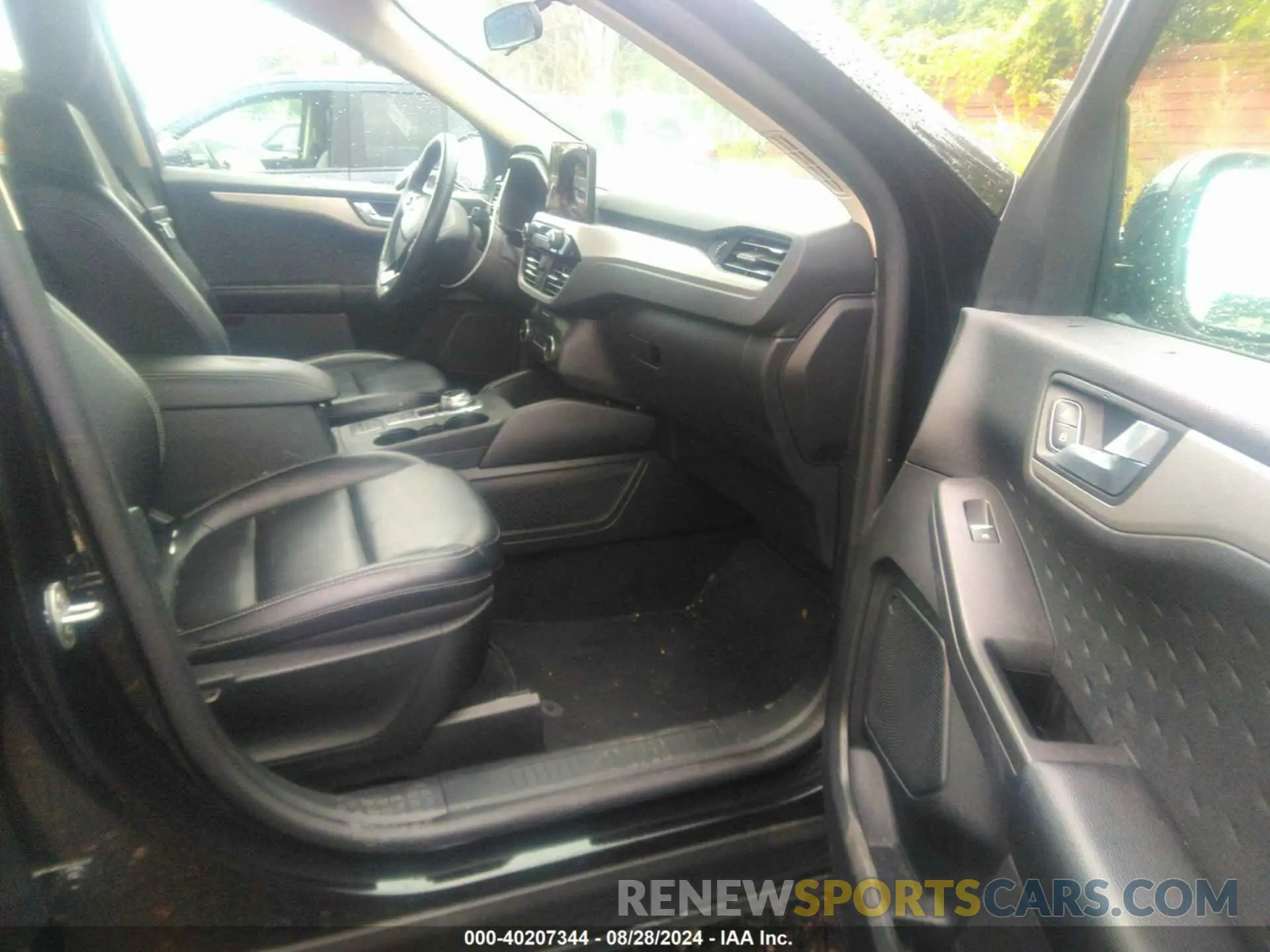 5 Photograph of a damaged car 1FMCU9H62LUB65099 FORD ESCAPE 2020